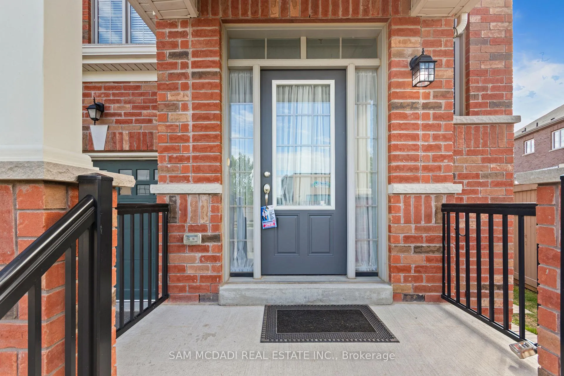Photo 4 of 26 Montpelier Street, Brampton, Brampton West — HOMEH