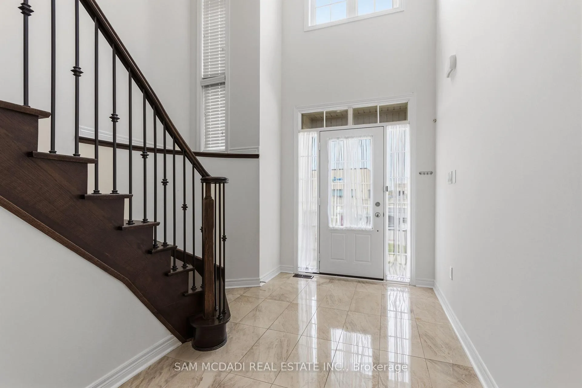 Photo 5 of 26 Montpelier Street, Brampton, Brampton West — HOMEH