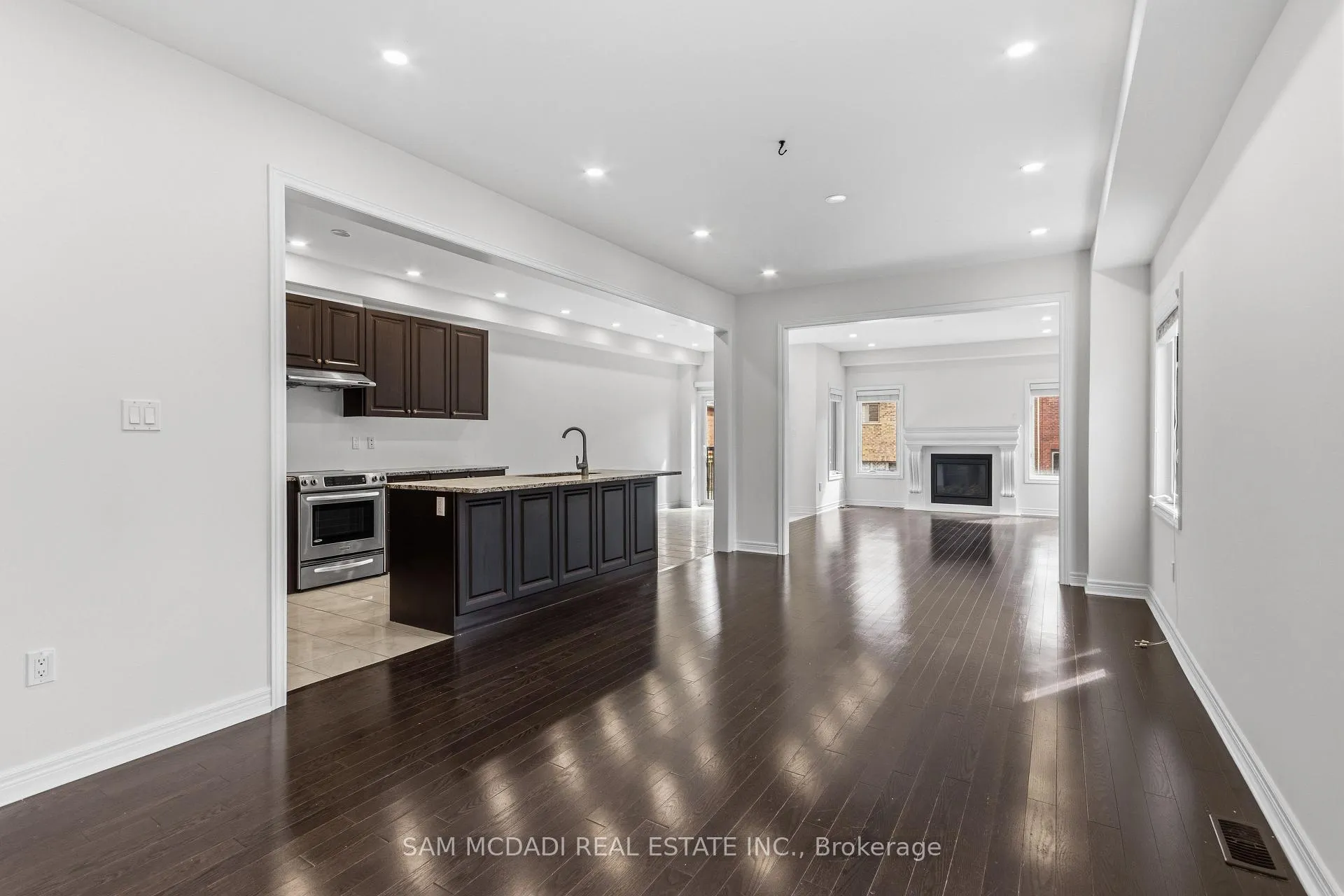 Photo 7 of 26 Montpelier Street, Brampton, Brampton West — HOMEH