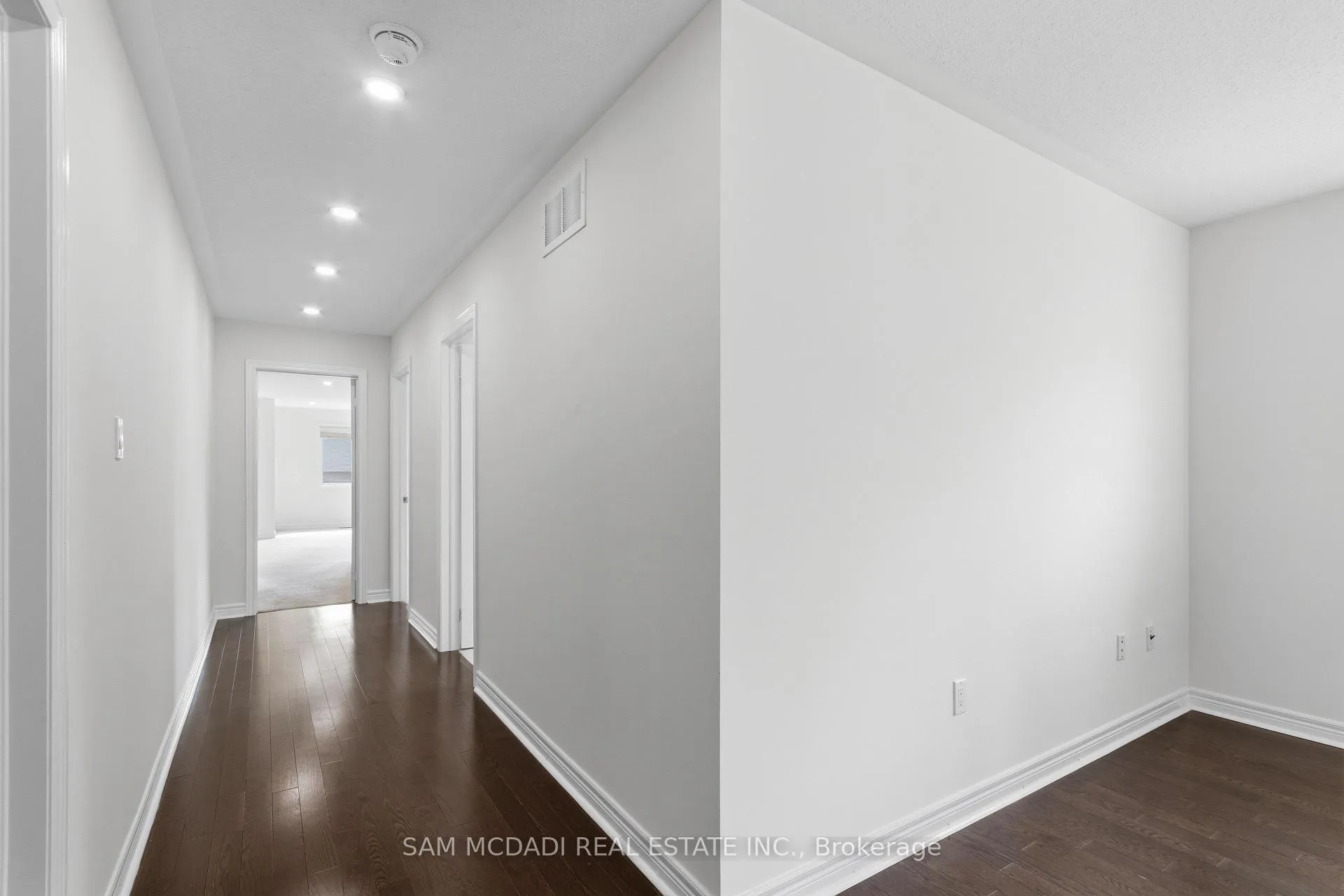 Photo 16 of 26 Montpelier Street, Brampton, Brampton West — HOMEH
