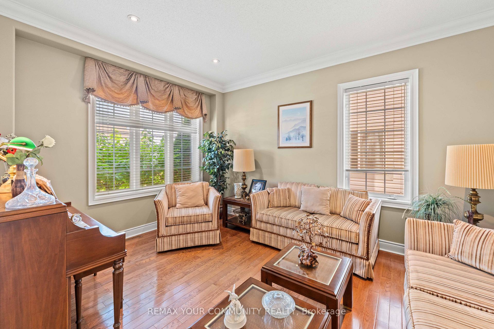 Photo 9 of 53 Brookwood Drive, Barrie, 400 West — HOMEH
