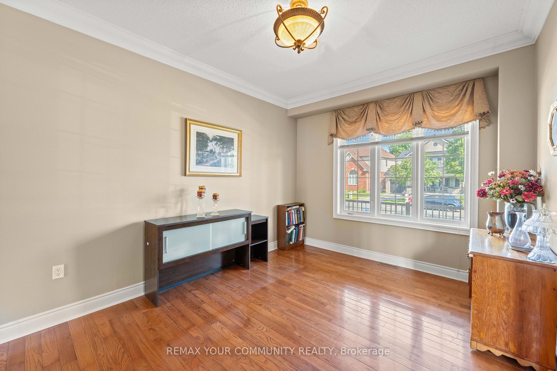 Photo 10 of 53 Brookwood Drive, Barrie, 400 West — HOMEH