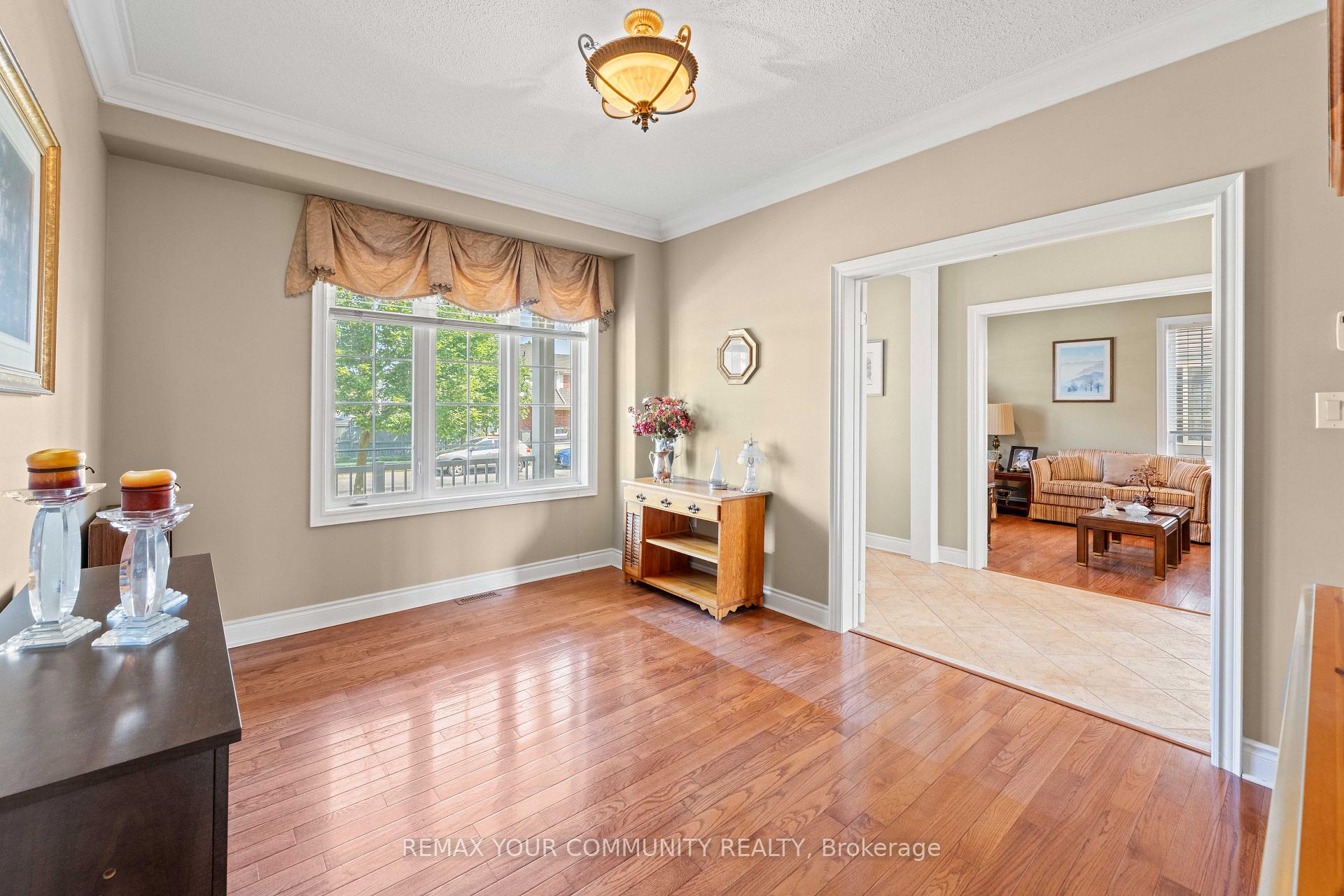 Photo 11 of 53 Brookwood Drive, Barrie, 400 West — HOMEH