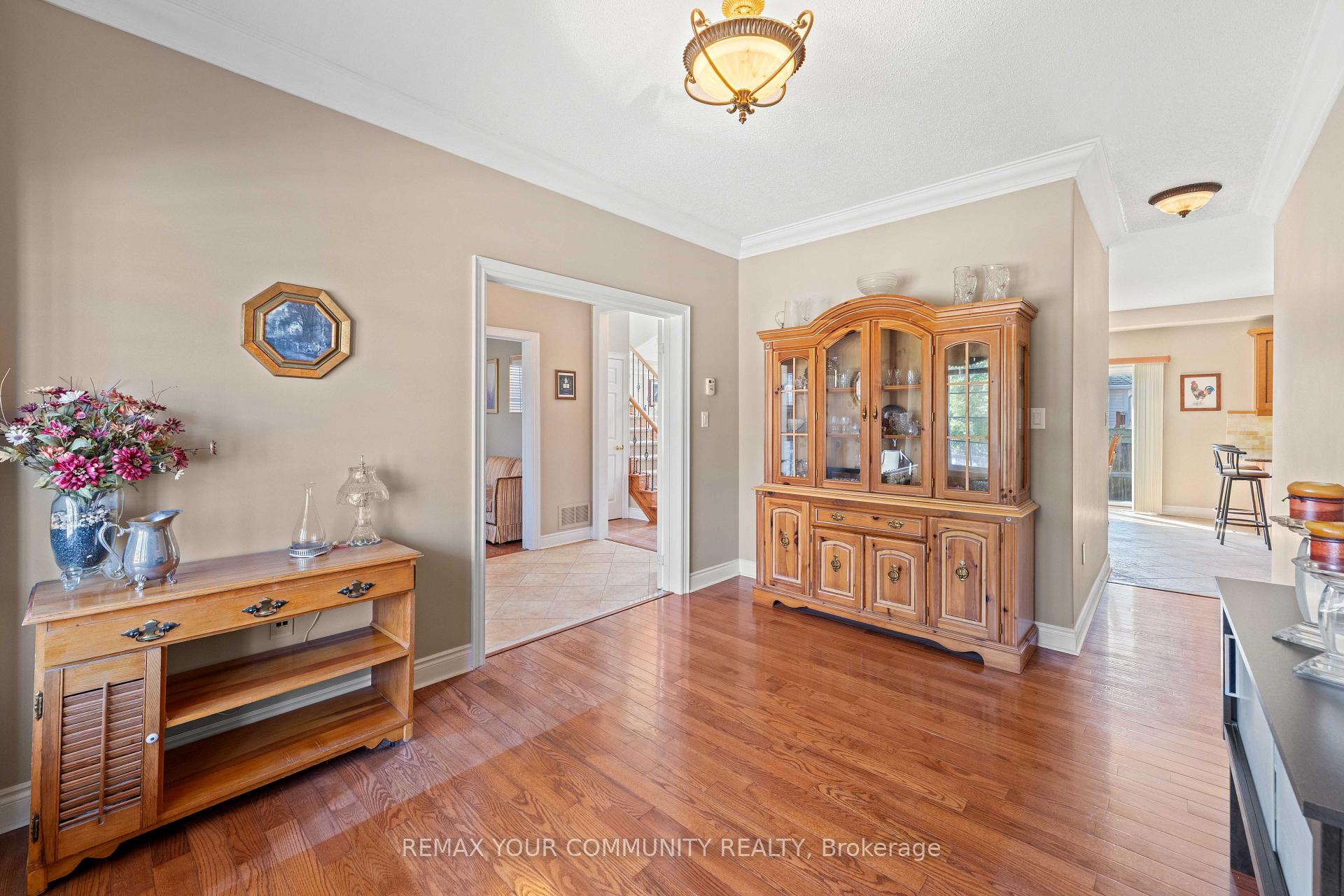 Photo 12 of 53 Brookwood Drive, Barrie, 400 West — HOMEH