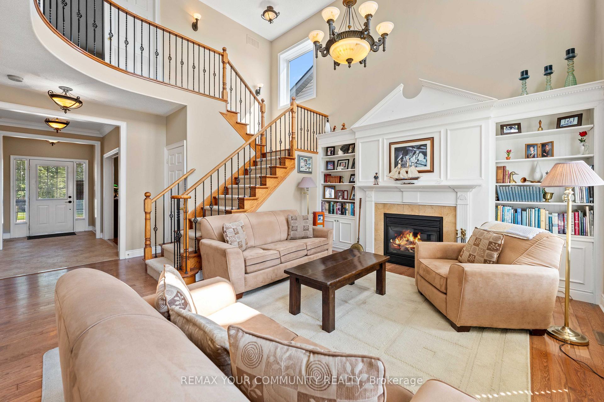 Photo 17 of 53 Brookwood Drive, Barrie, 400 West — HOMEH