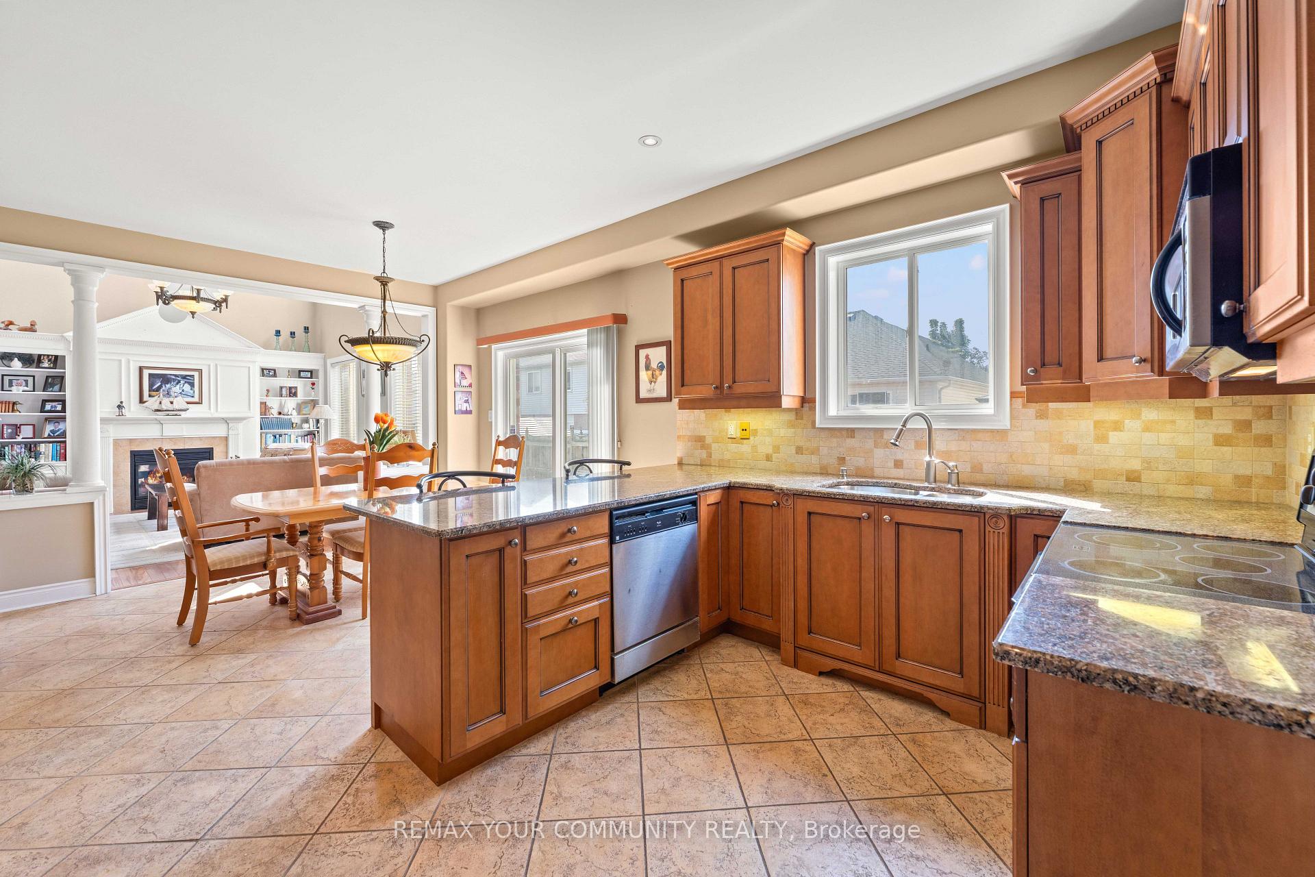 Photo 25 of 53 Brookwood Drive, Barrie, 400 West — HOMEH