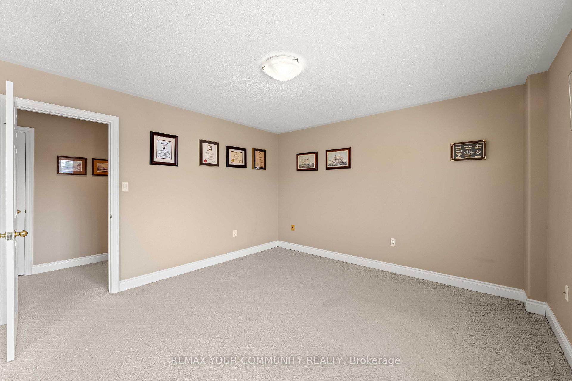 Photo 37 of 53 Brookwood Drive, Barrie, 400 West — HOMEH