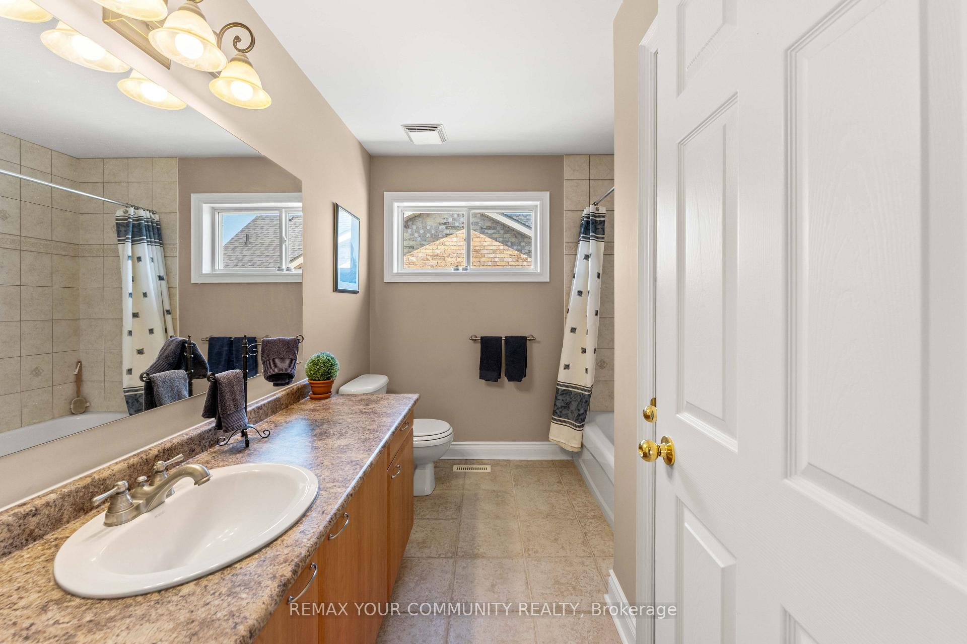 Photo 40 of 53 Brookwood Drive, Barrie, 400 West — HOMEH