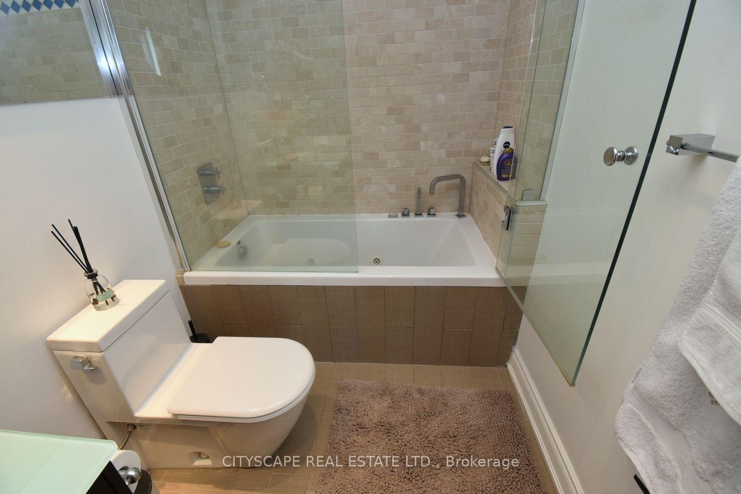Photo 23 of 903 Bloor Street, Toronto, Dovercourt-Wallace Emerson-Junction — HOMEH