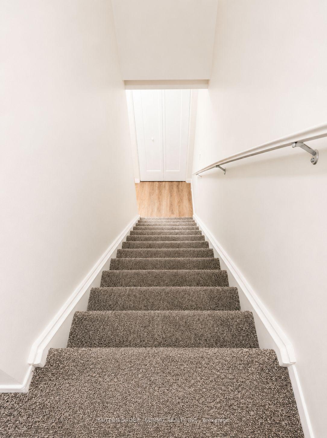 Photo 15 of 433a Dunvegan Drive, Waterloo, Lincoln Village — HOMEH