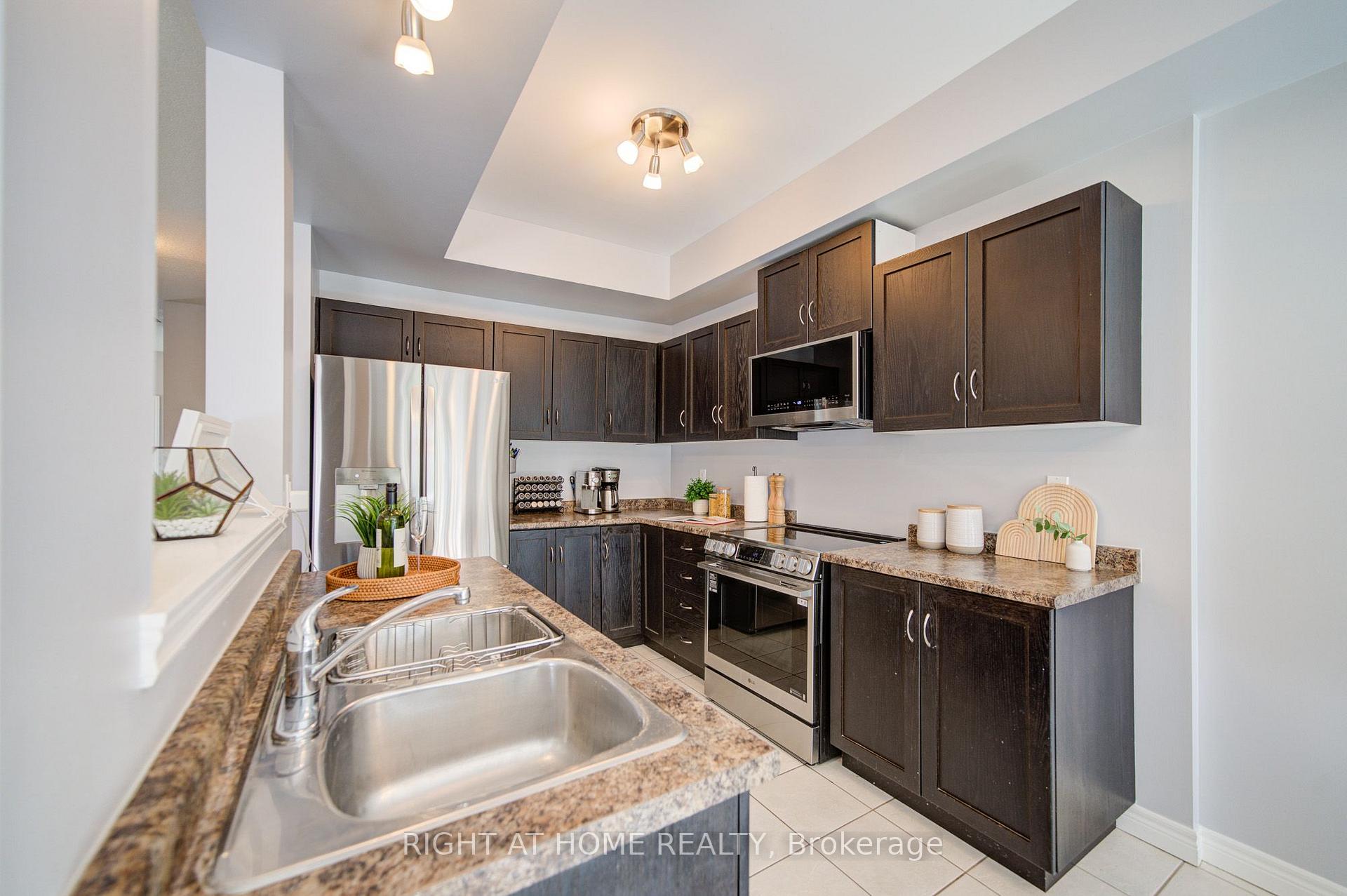 Photo 11 of Unit 64, 64 Myers Lane, Hamilton, Ancaster — HOMEH