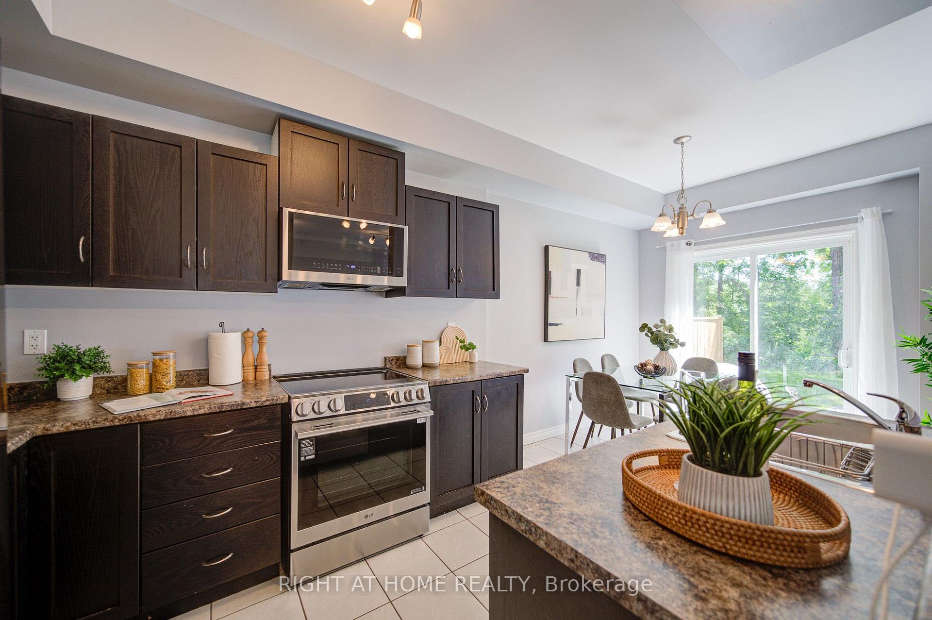 Photo 13 of Unit 64, 64 Myers Lane, Hamilton, Ancaster — HOMEH