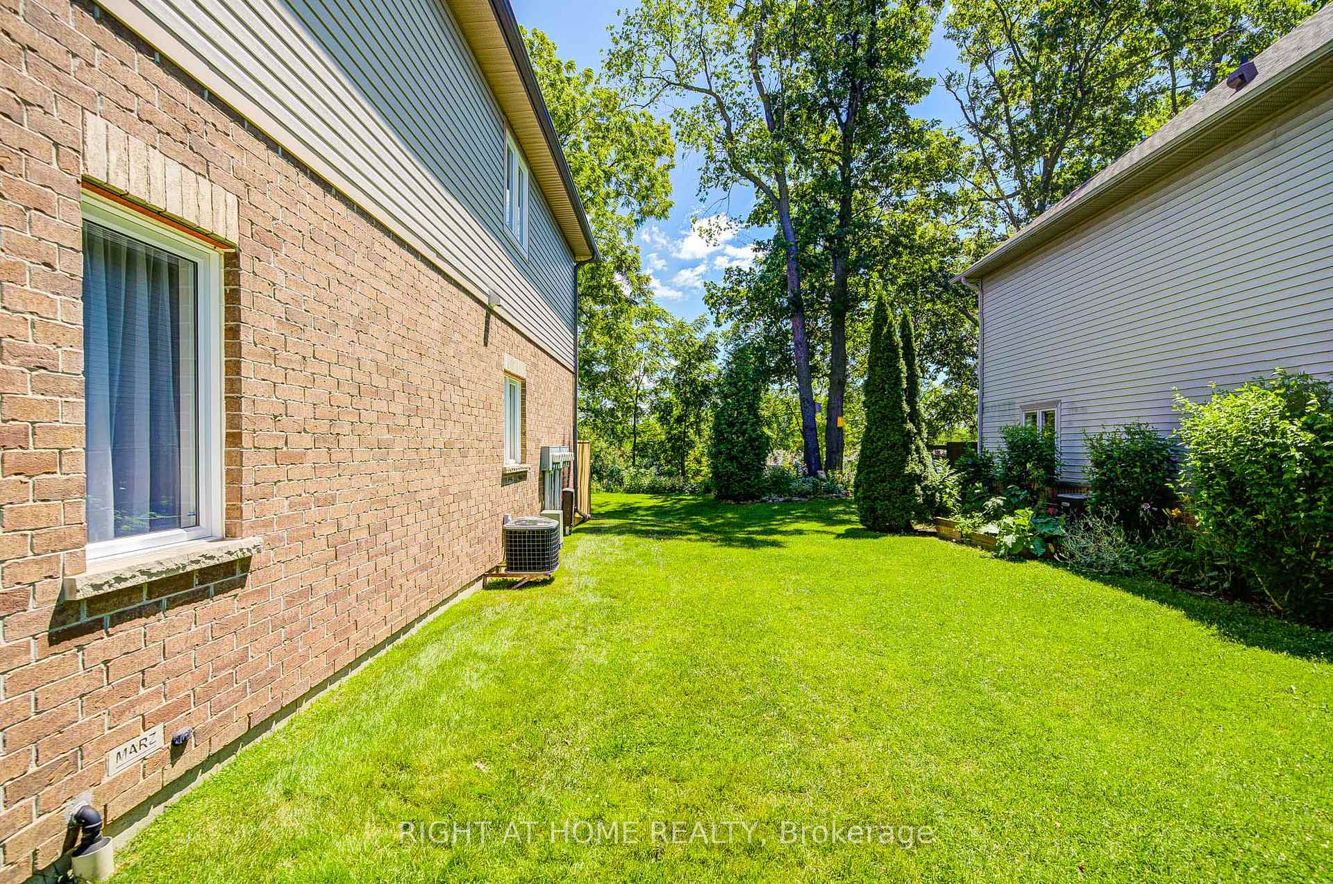 Photo 31 of Unit 64, 64 Myers Lane, Hamilton, Ancaster — HOMEH