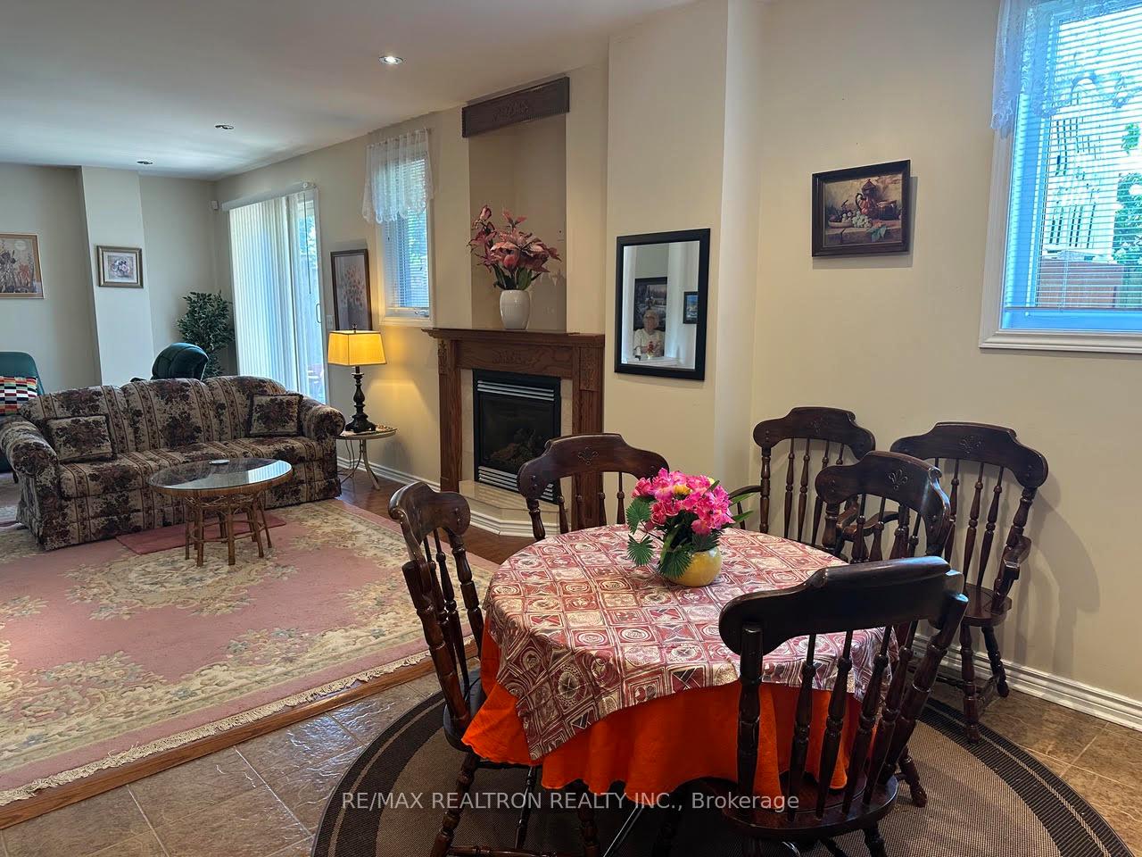 Photo 6 of Unit Basement, 95 Ames Crescent, Aurora, Bayview Northeast — HOMEH