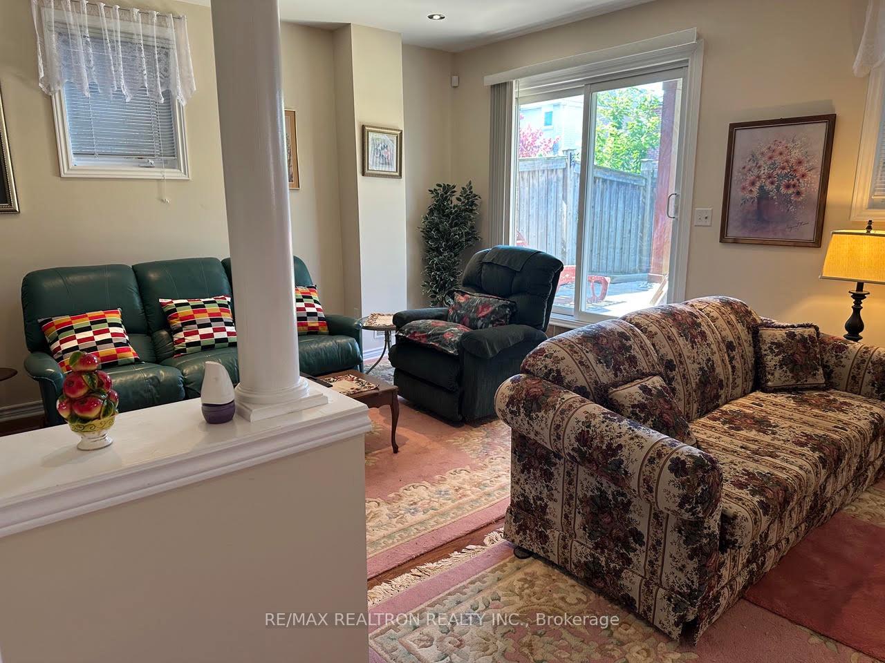 Photo 10 of Unit Basement, 95 Ames Crescent, Aurora, Bayview Northeast — HOMEH