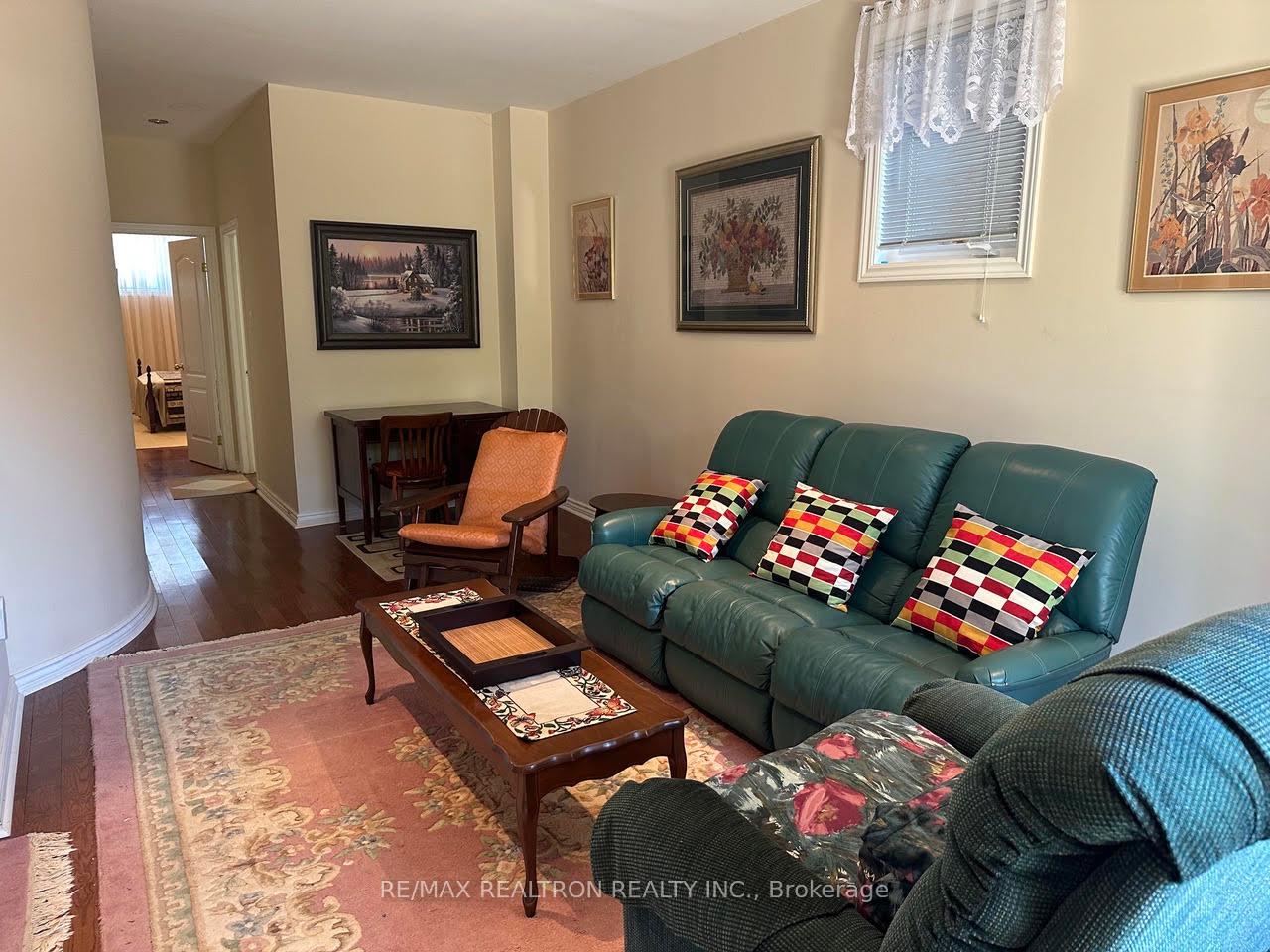 Photo 11 of Unit Basement, 95 Ames Crescent, Aurora, Bayview Northeast — HOMEH