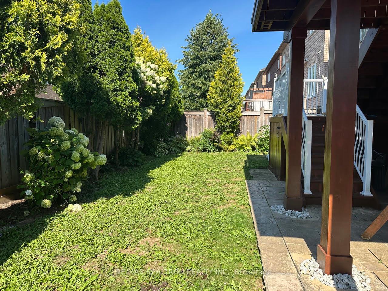 Photo 20 of Unit Basement, 95 Ames Crescent, Aurora, Bayview Northeast — HOMEH