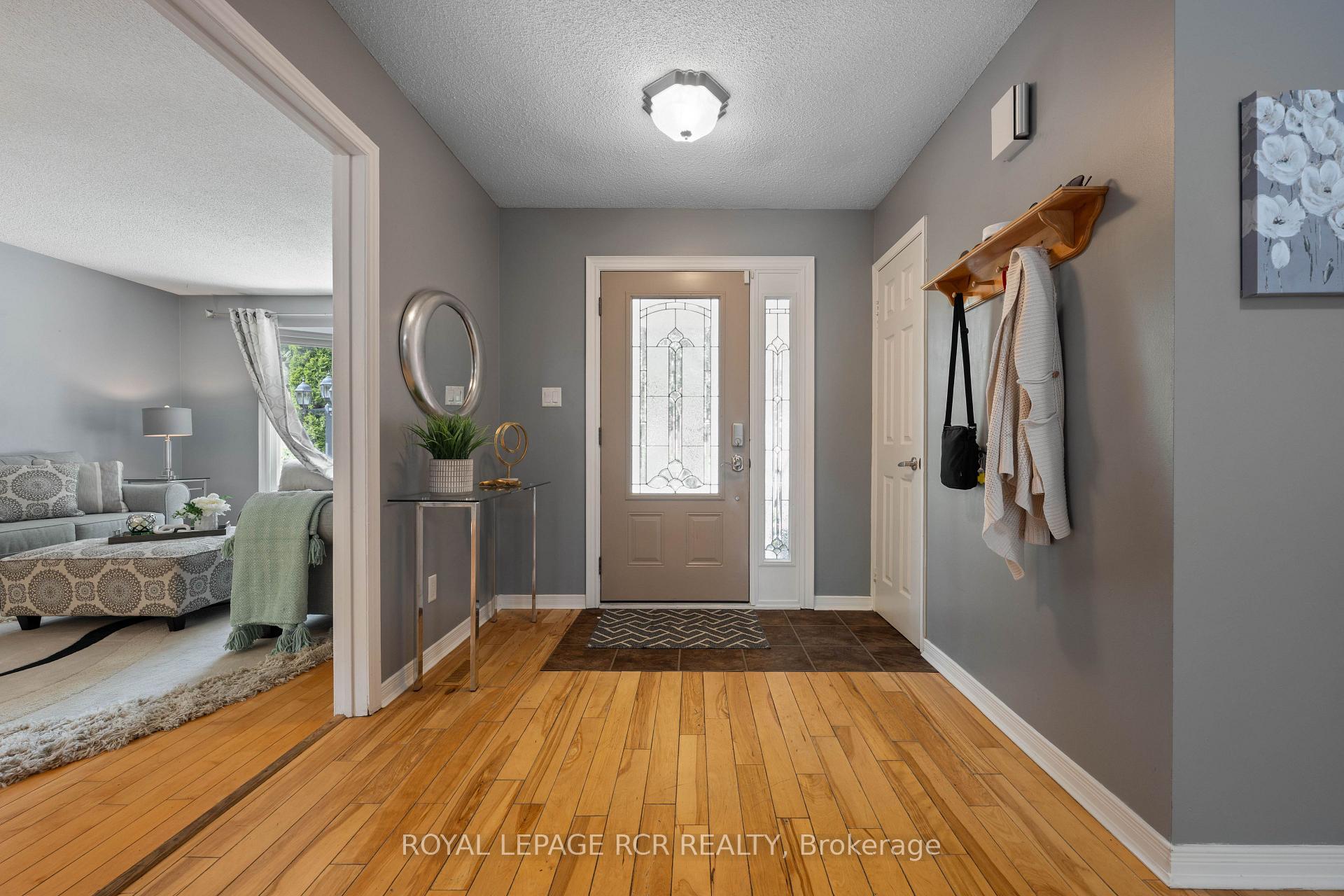 Photo 10 of 113 Meadow Drive, Orangeville — HOMEH