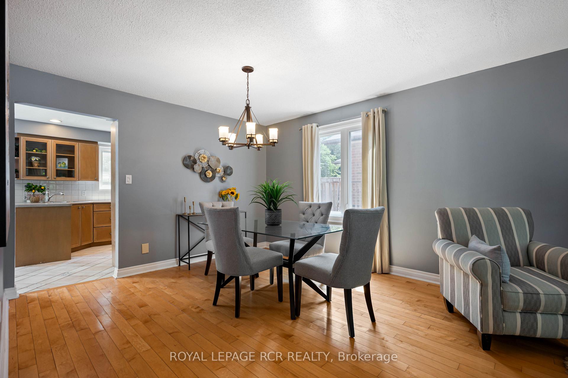 Photo 13 of 113 Meadow Drive, Orangeville — HOMEH