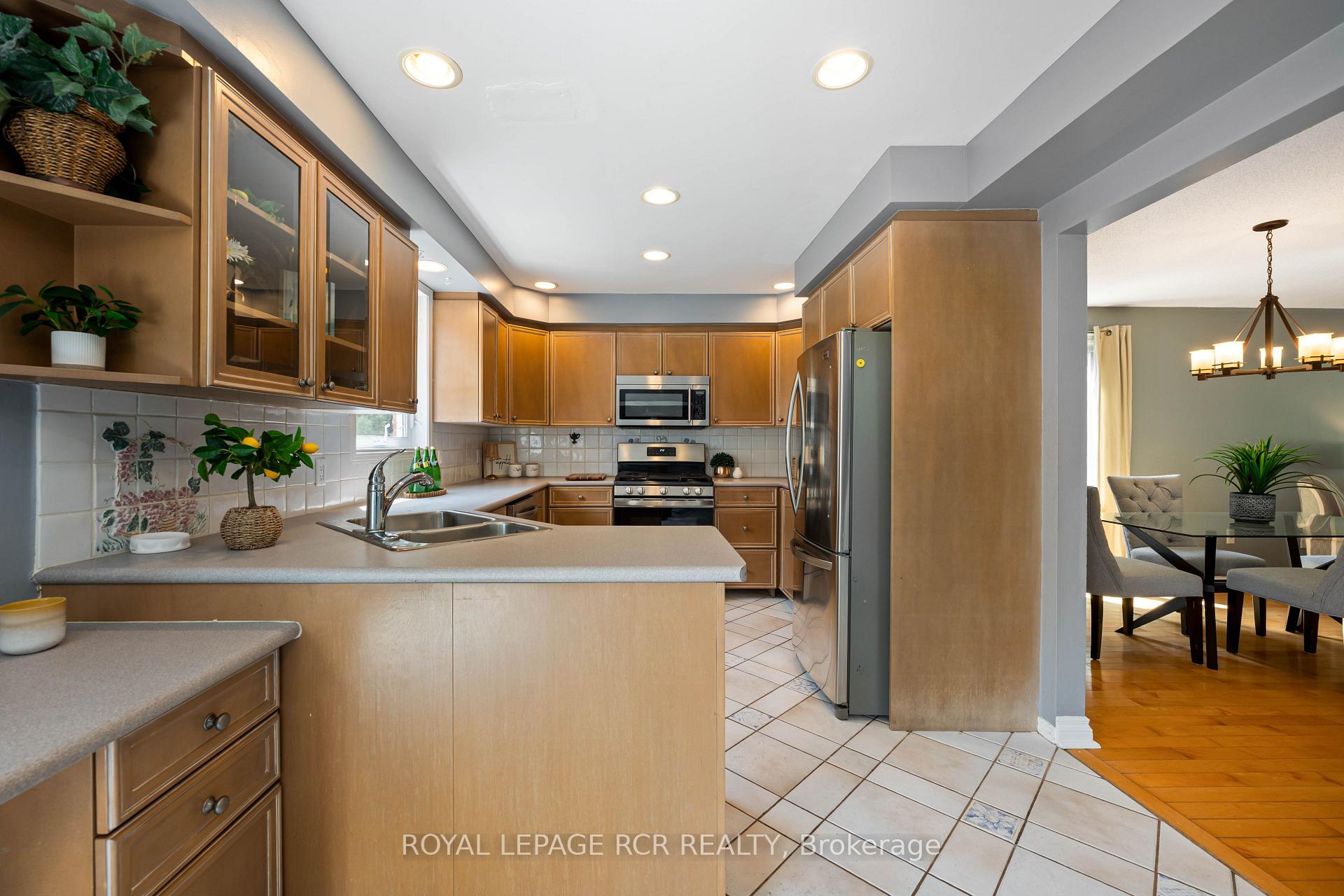 Photo 17 of 113 Meadow Drive, Orangeville — HOMEH