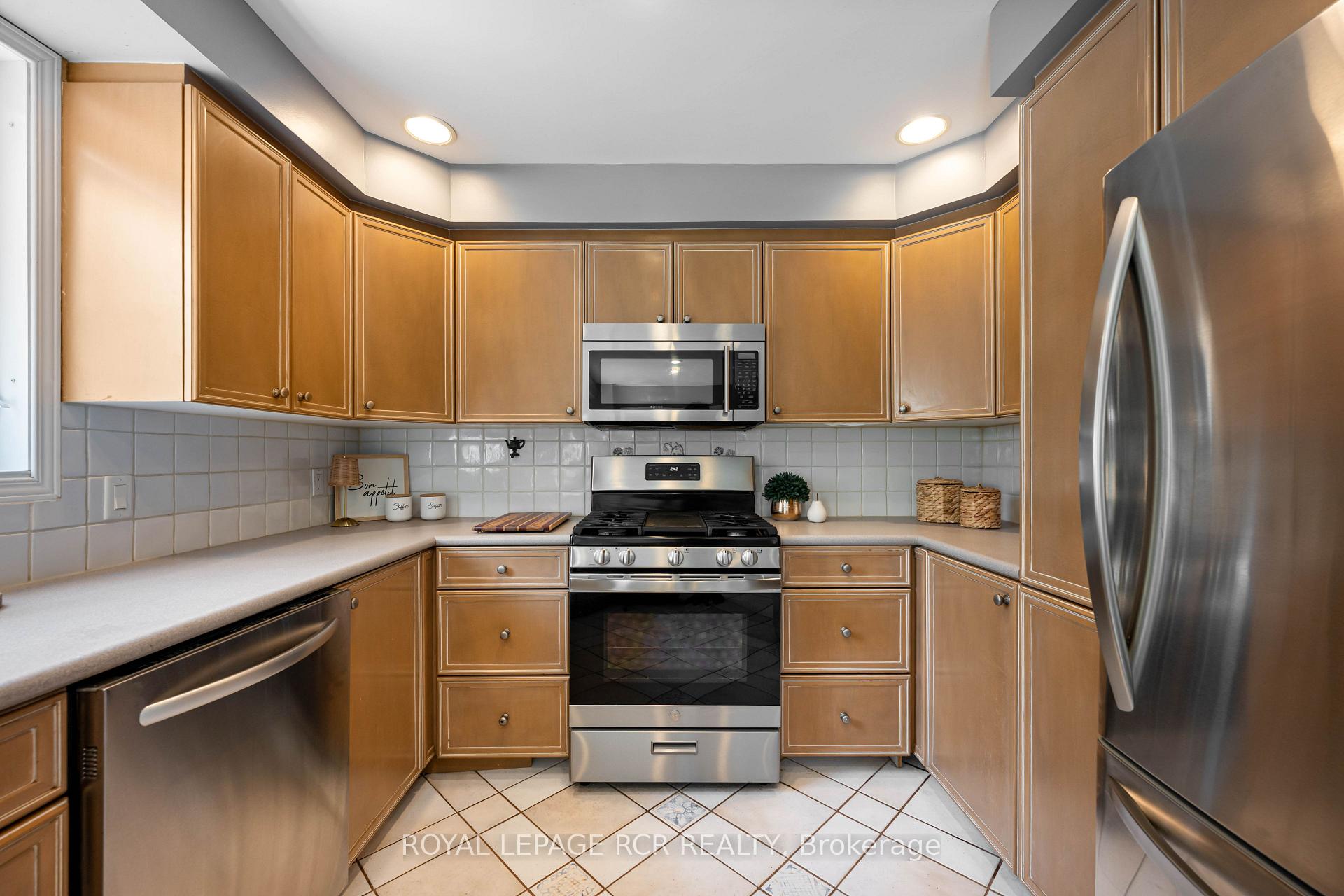 Photo 20 of 113 Meadow Drive, Orangeville — HOMEH