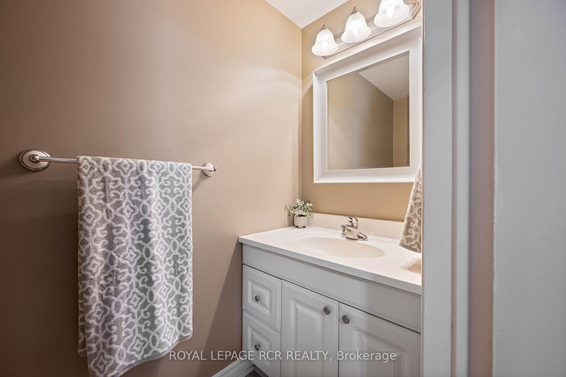 Photo 29 of 113 Meadow Drive, Orangeville — HOMEH