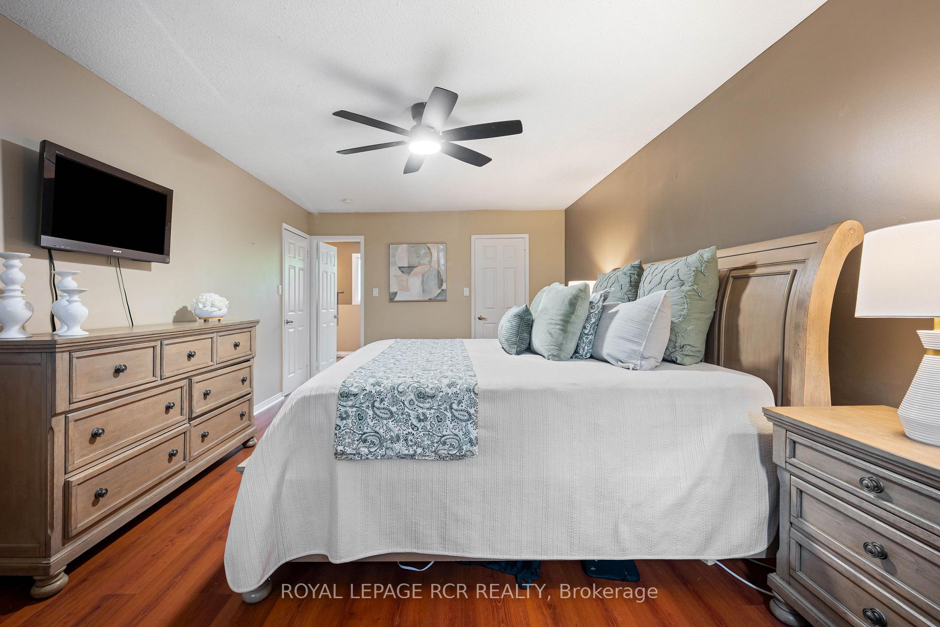 Photo 32 of 113 Meadow Drive, Orangeville — HOMEH