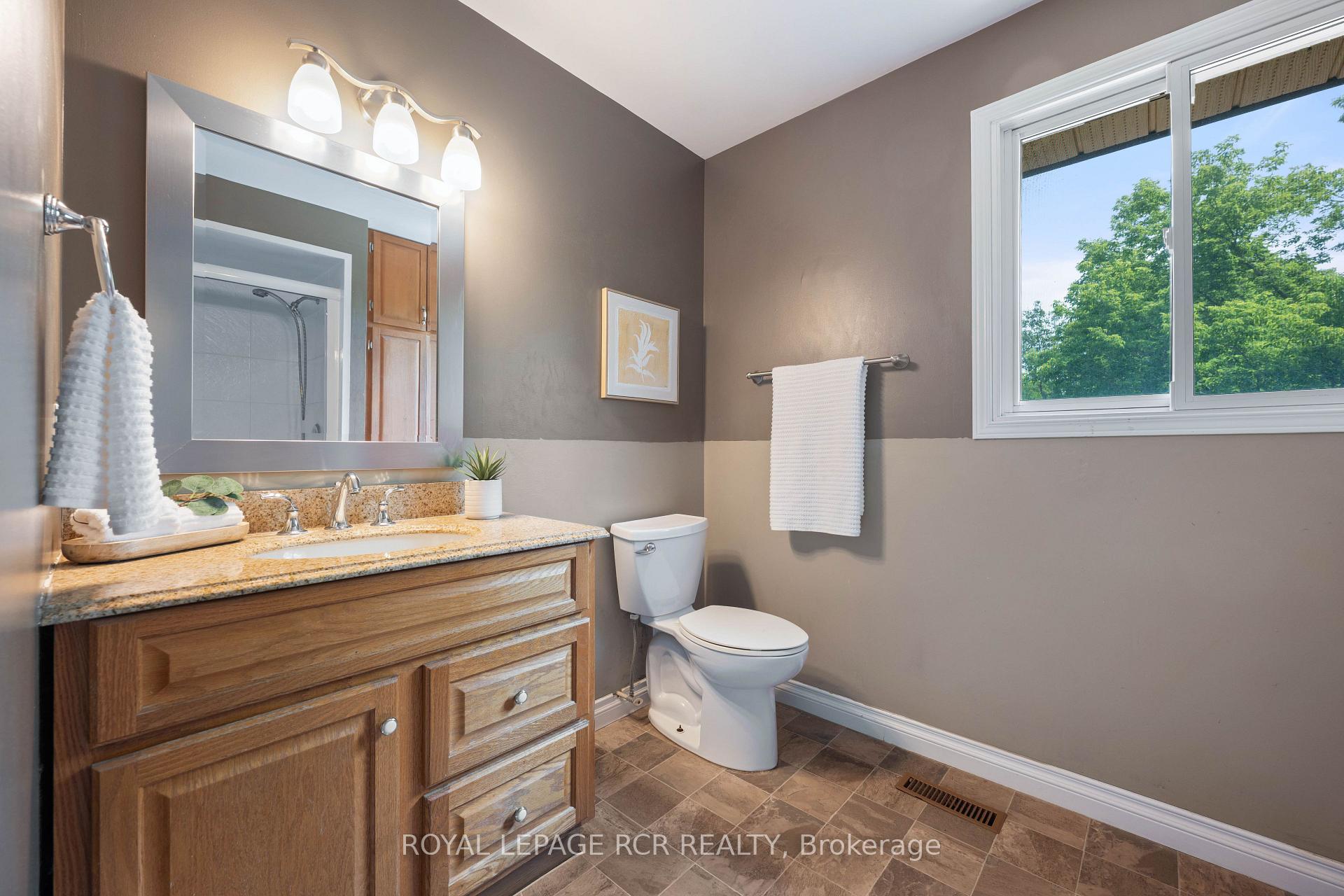 Photo 35 of 113 Meadow Drive, Orangeville — HOMEH