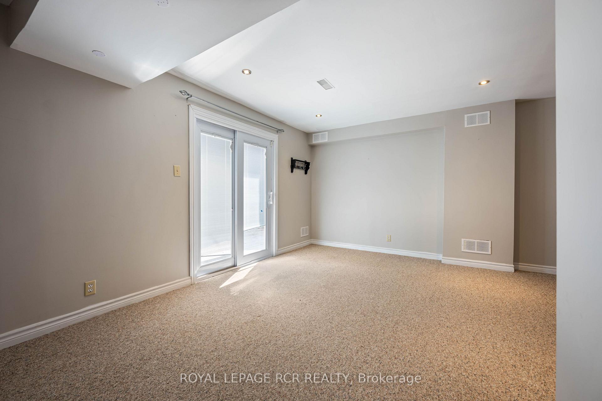 Photo 51 of 113 Meadow Drive, Orangeville — HOMEH