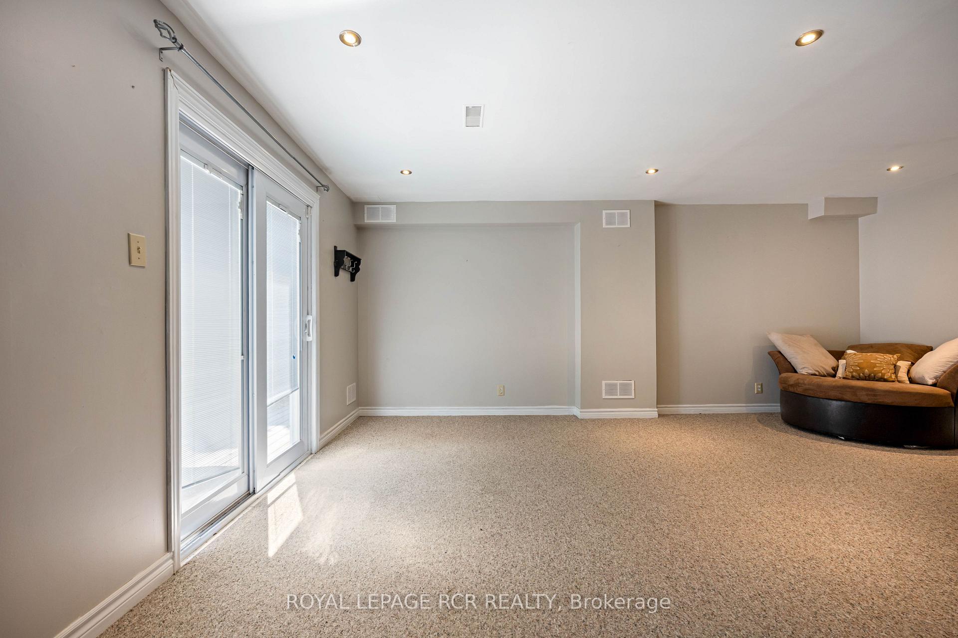 Photo 52 of 113 Meadow Drive, Orangeville — HOMEH