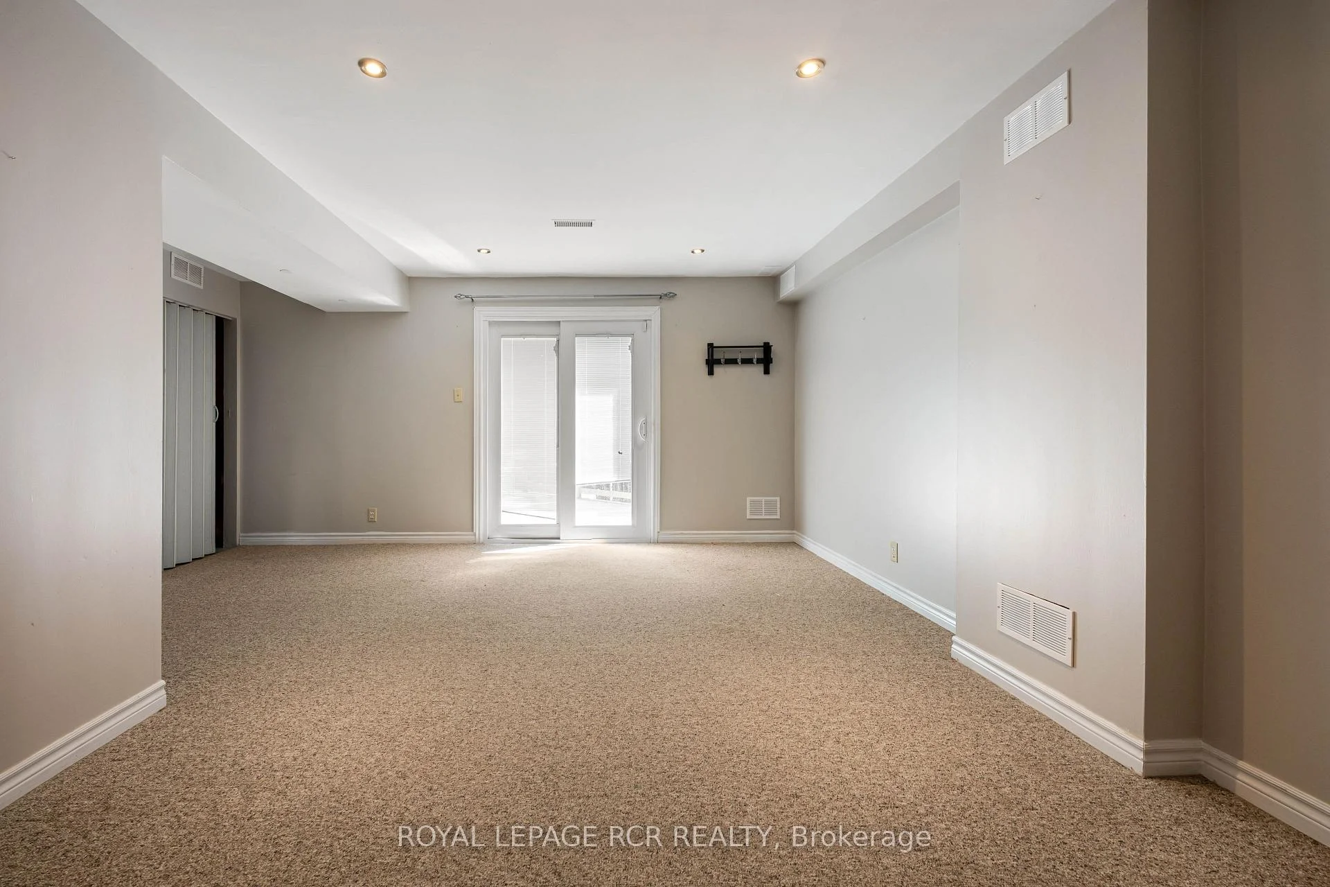 Photo 55 of 113 Meadow Drive, Orangeville — HOMEH