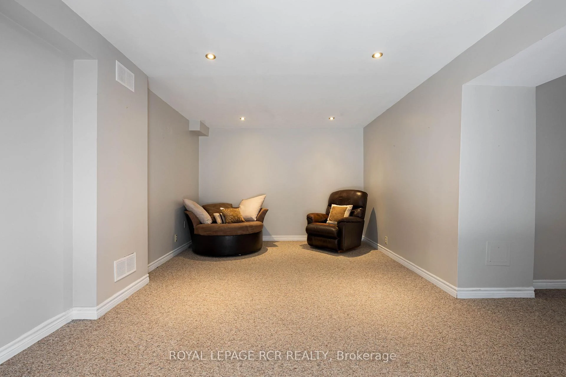 Photo 56 of 113 Meadow Drive, Orangeville — HOMEH