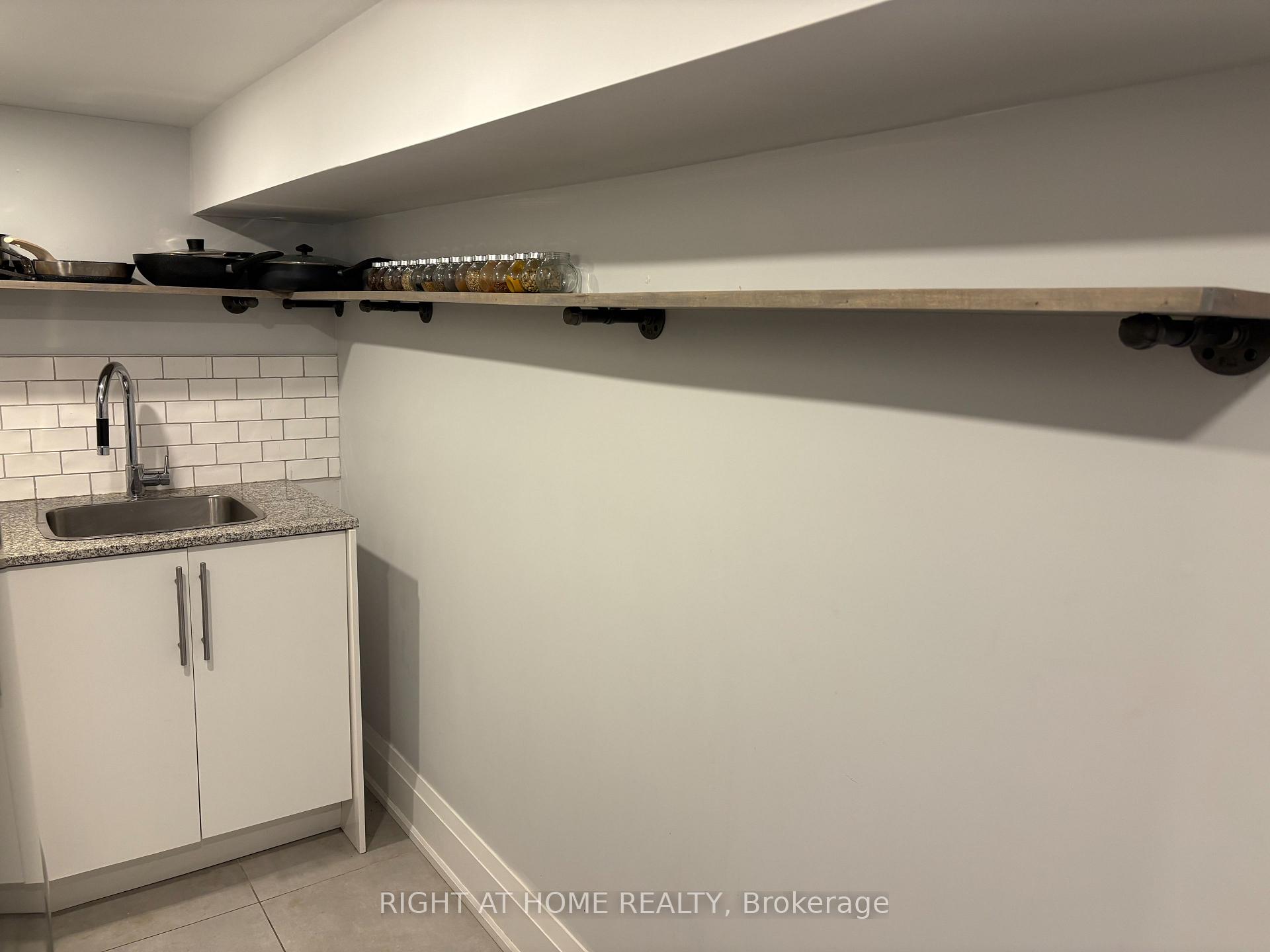 Photo 2 of Unit Lower, 39 Amherst Avenue, Toronto, Oakwood Village — HOMEH