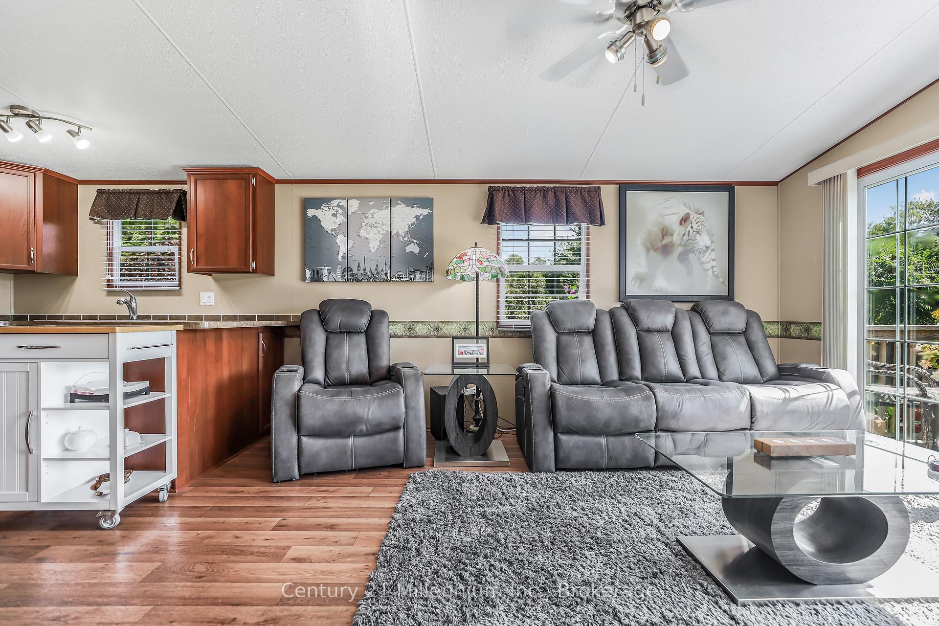 Photo 11 of 19 White Pines Trail, Wasaga Beach — HOMEH