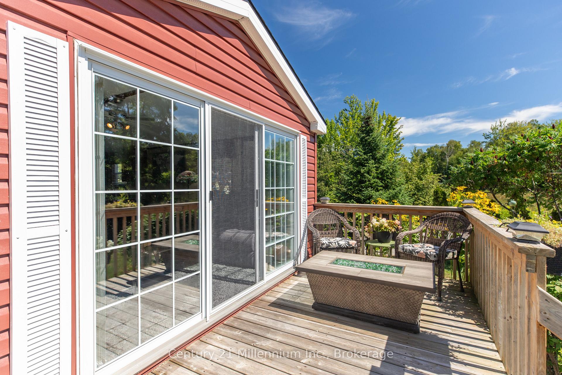 Photo 21 of 19 White Pines Trail, Wasaga Beach — HOMEH