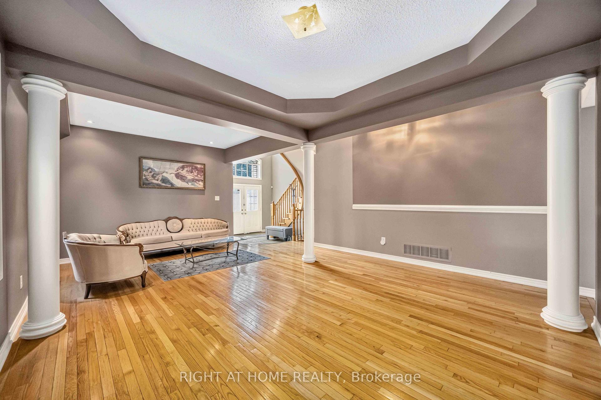 Photo 6 of 41 Foresta Drive, Vaughan, Vellore Village — HOMEH