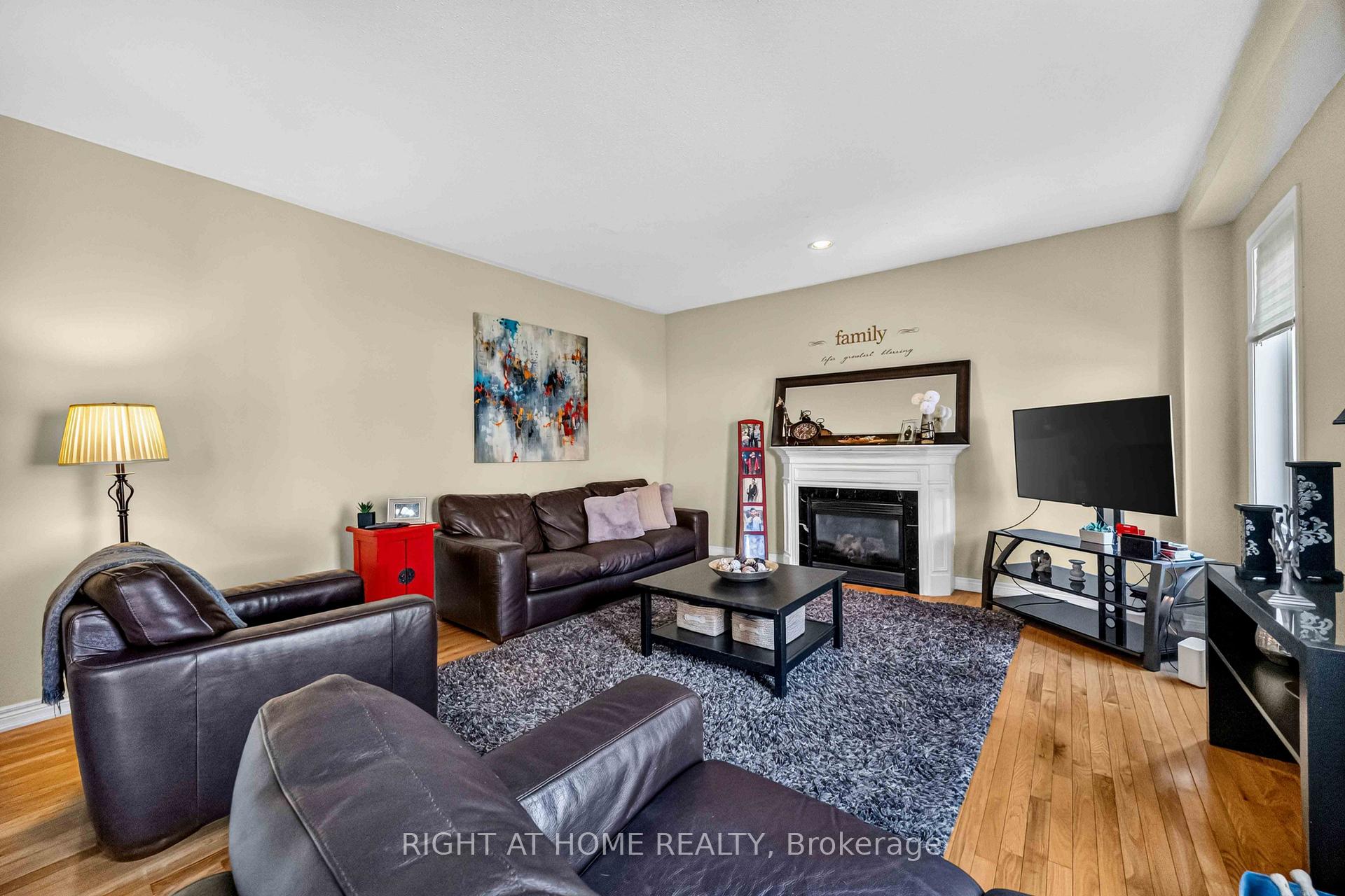 Photo 8 of 41 Foresta Drive, Vaughan, Vellore Village — HOMEH
