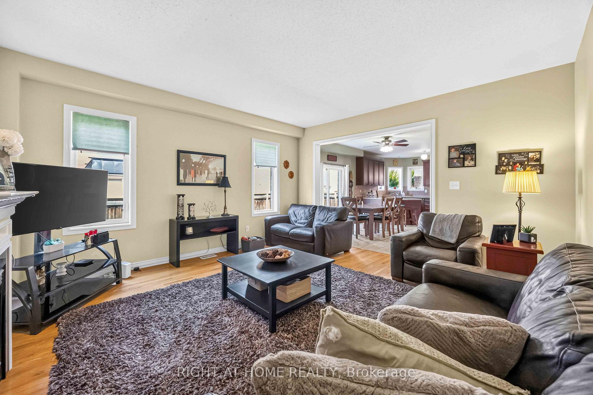 Photo 9 of 41 Foresta Drive, Vaughan, Vellore Village — HOMEH