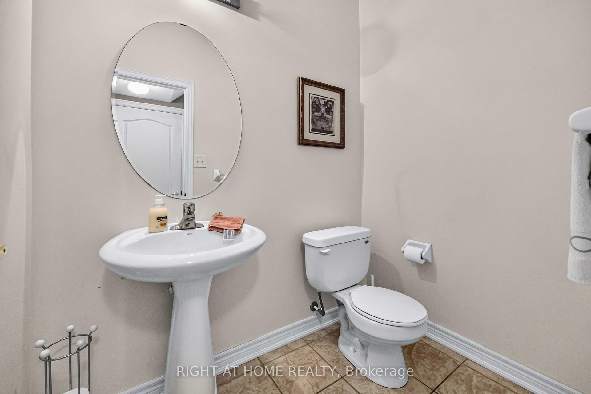 Photo 17 of 41 Foresta Drive, Vaughan, Vellore Village — HOMEH