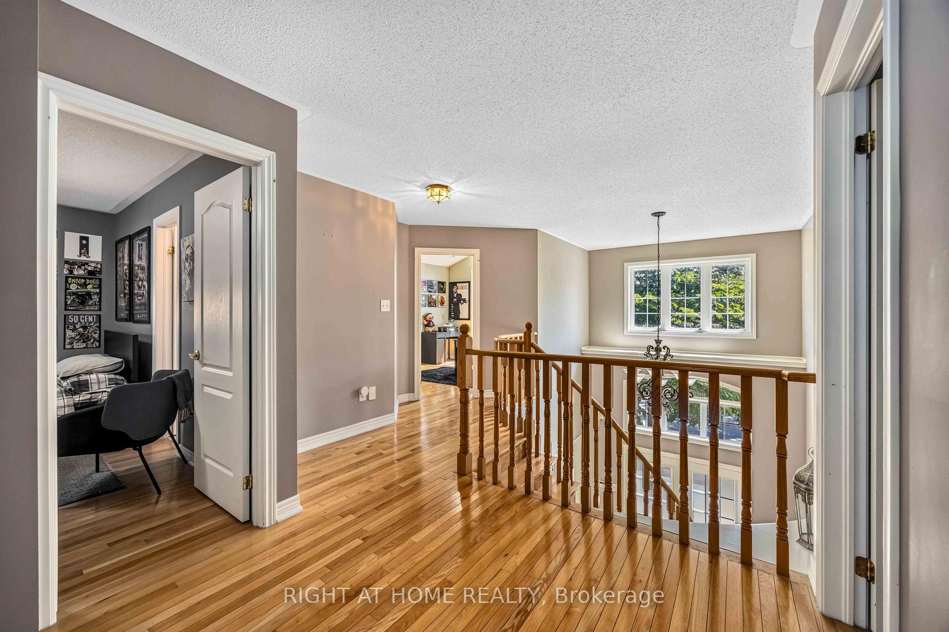 Photo 18 of 41 Foresta Drive, Vaughan, Vellore Village — HOMEH