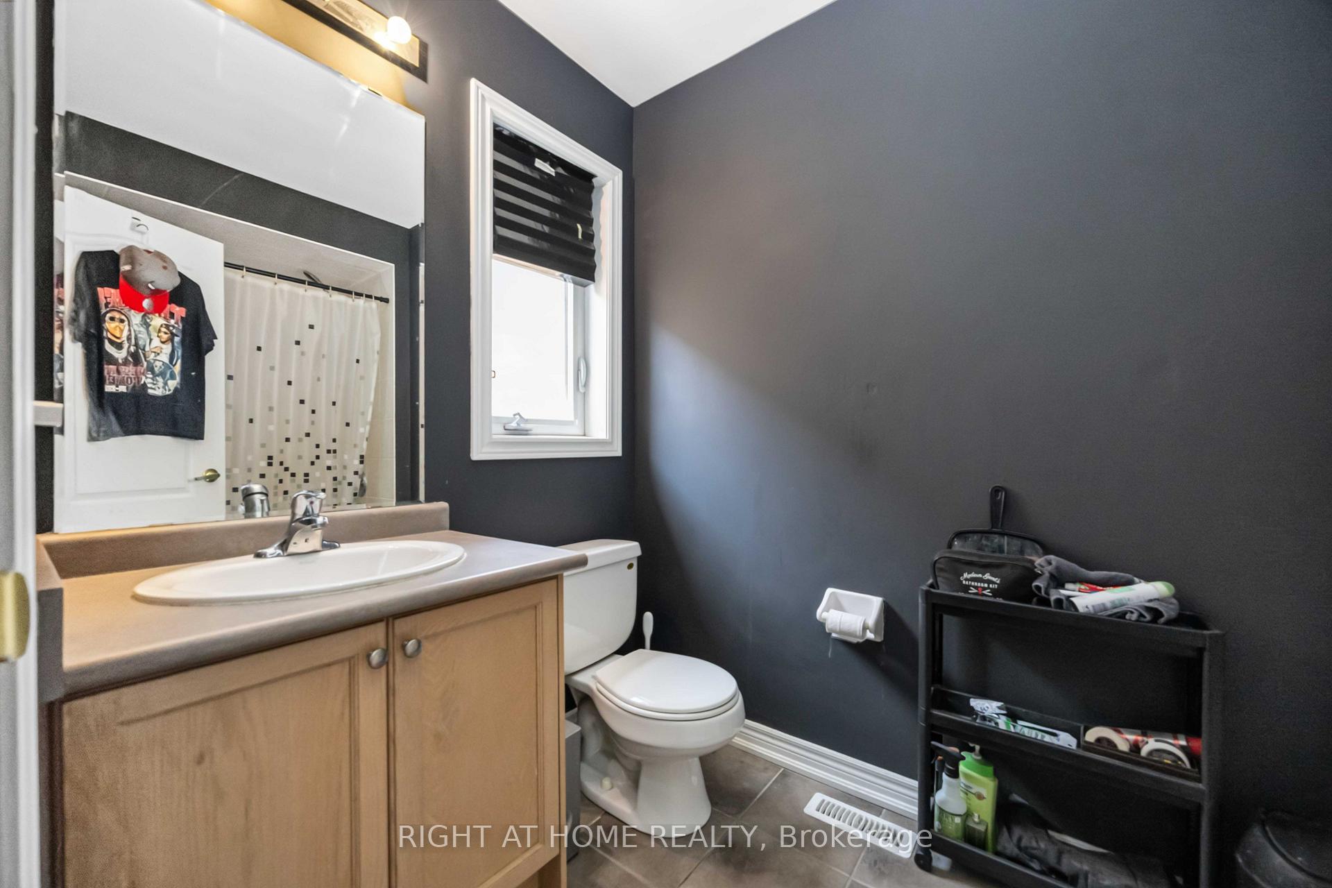 Photo 21 of 41 Foresta Drive, Vaughan, Vellore Village — HOMEH