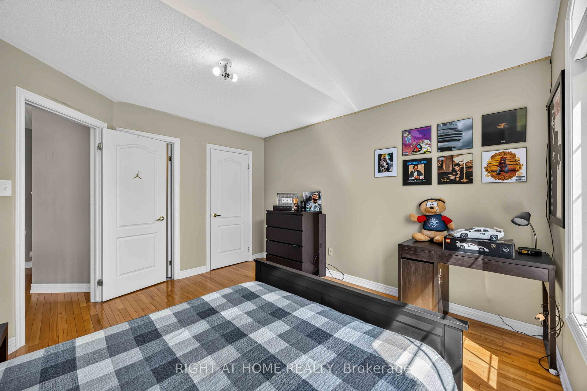 Photo 23 of 41 Foresta Drive, Vaughan, Vellore Village — HOMEH