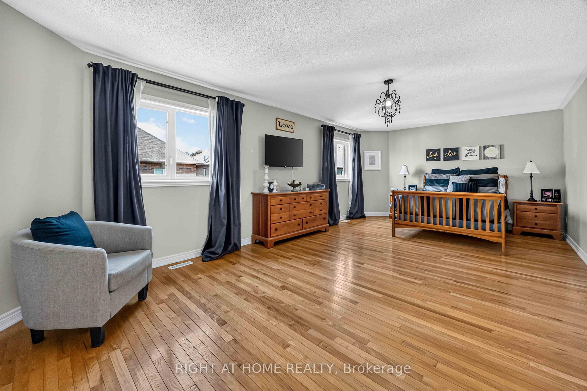 Photo 27 of 41 Foresta Drive, Vaughan, Vellore Village — HOMEH