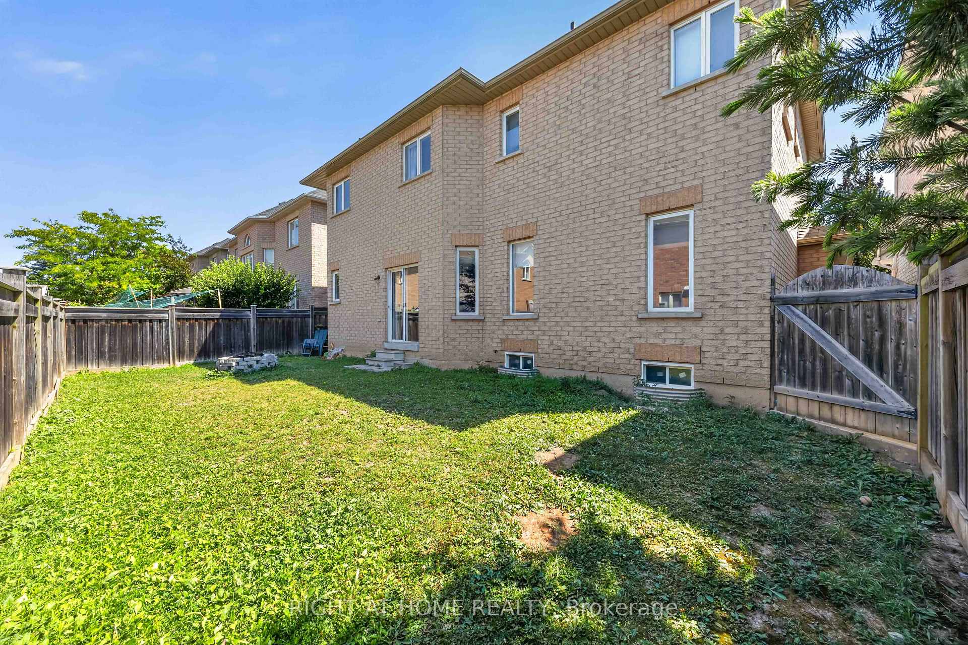 Photo 31 of 41 Foresta Drive, Vaughan, Vellore Village — HOMEH