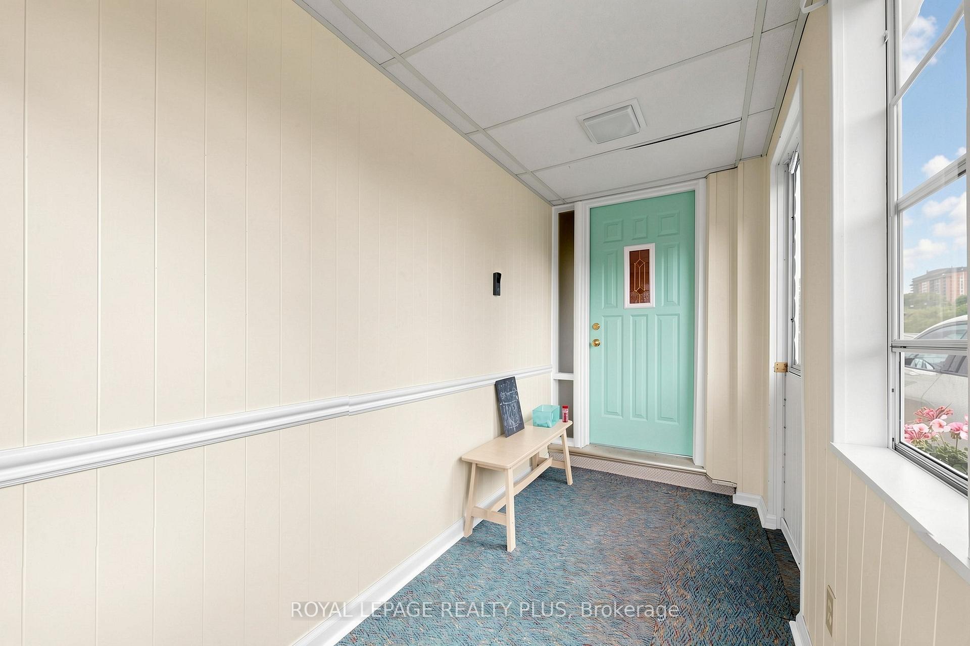 Photo 3 of 2359 Brookhurst Road, Mississauga, Clarkson — HOMEH