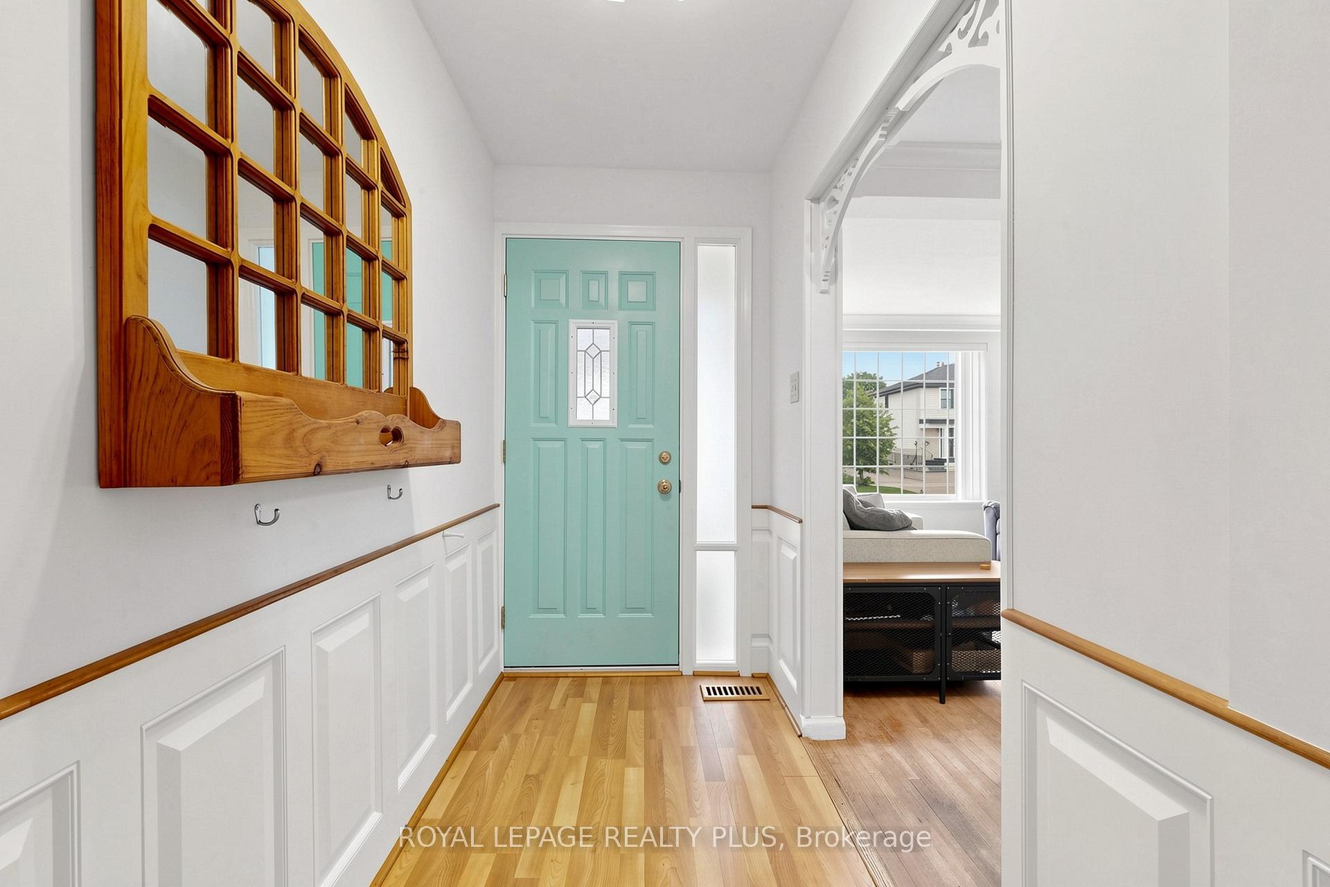 Photo 4 of 2359 Brookhurst Road, Mississauga, Clarkson — HOMEH
