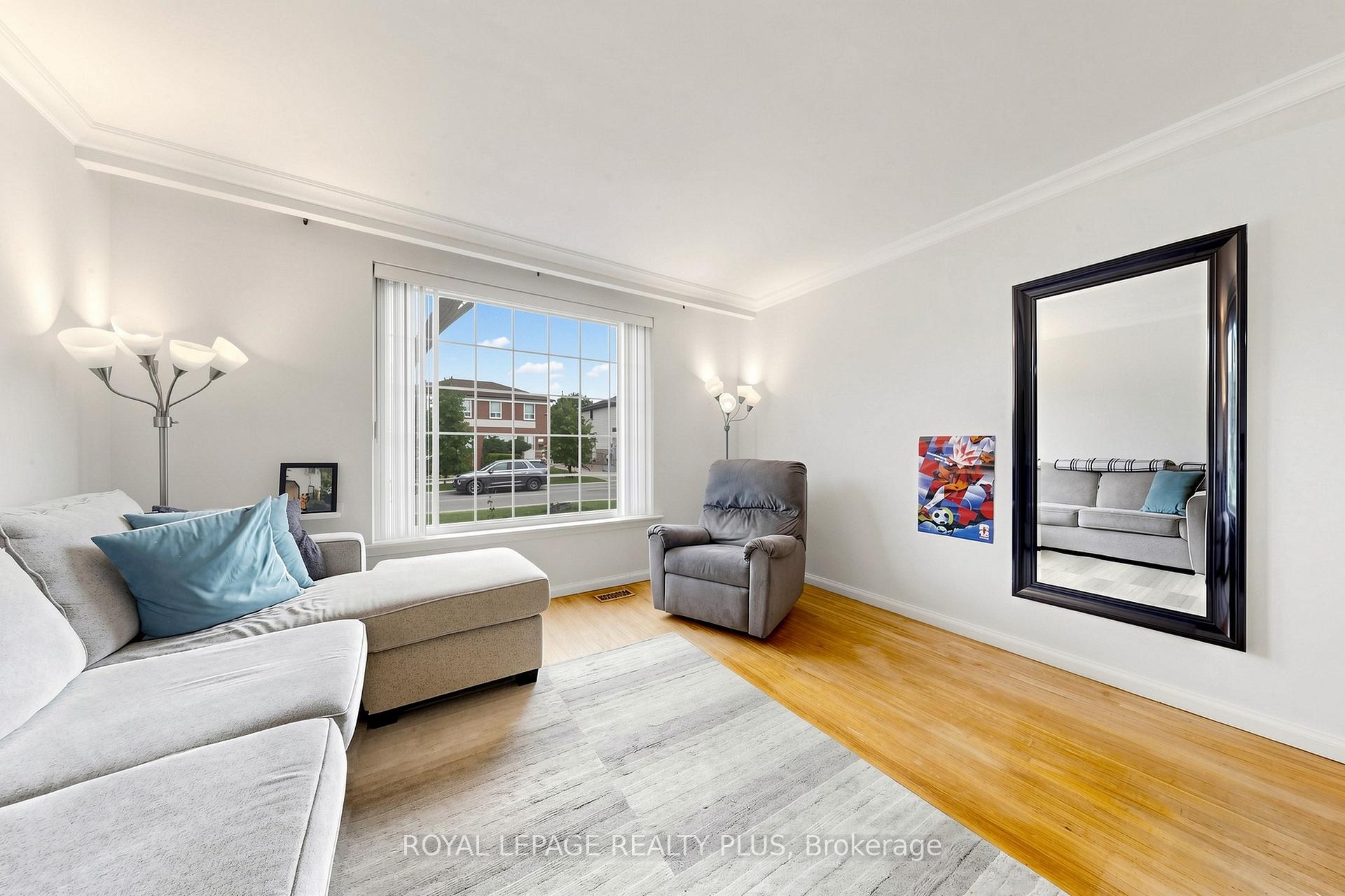 Photo 7 of 2359 Brookhurst Road, Mississauga, Clarkson — HOMEH