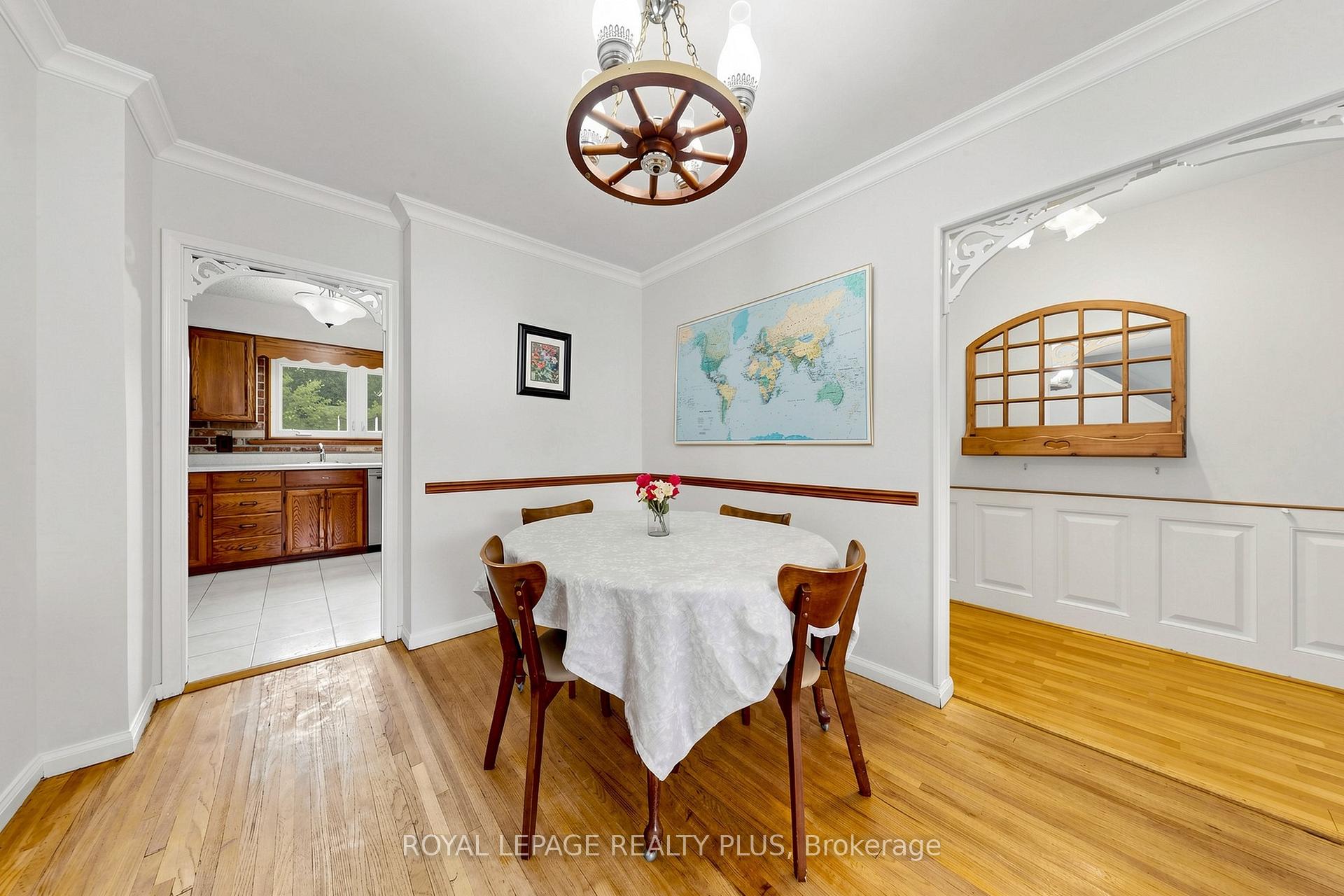 Photo 8 of 2359 Brookhurst Road, Mississauga, Clarkson — HOMEH