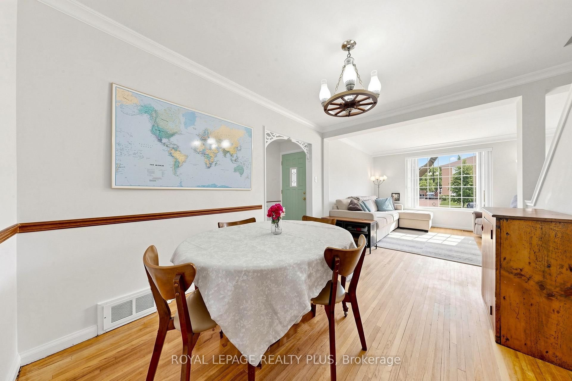 Photo 10 of 2359 Brookhurst Road, Mississauga, Clarkson — HOMEH