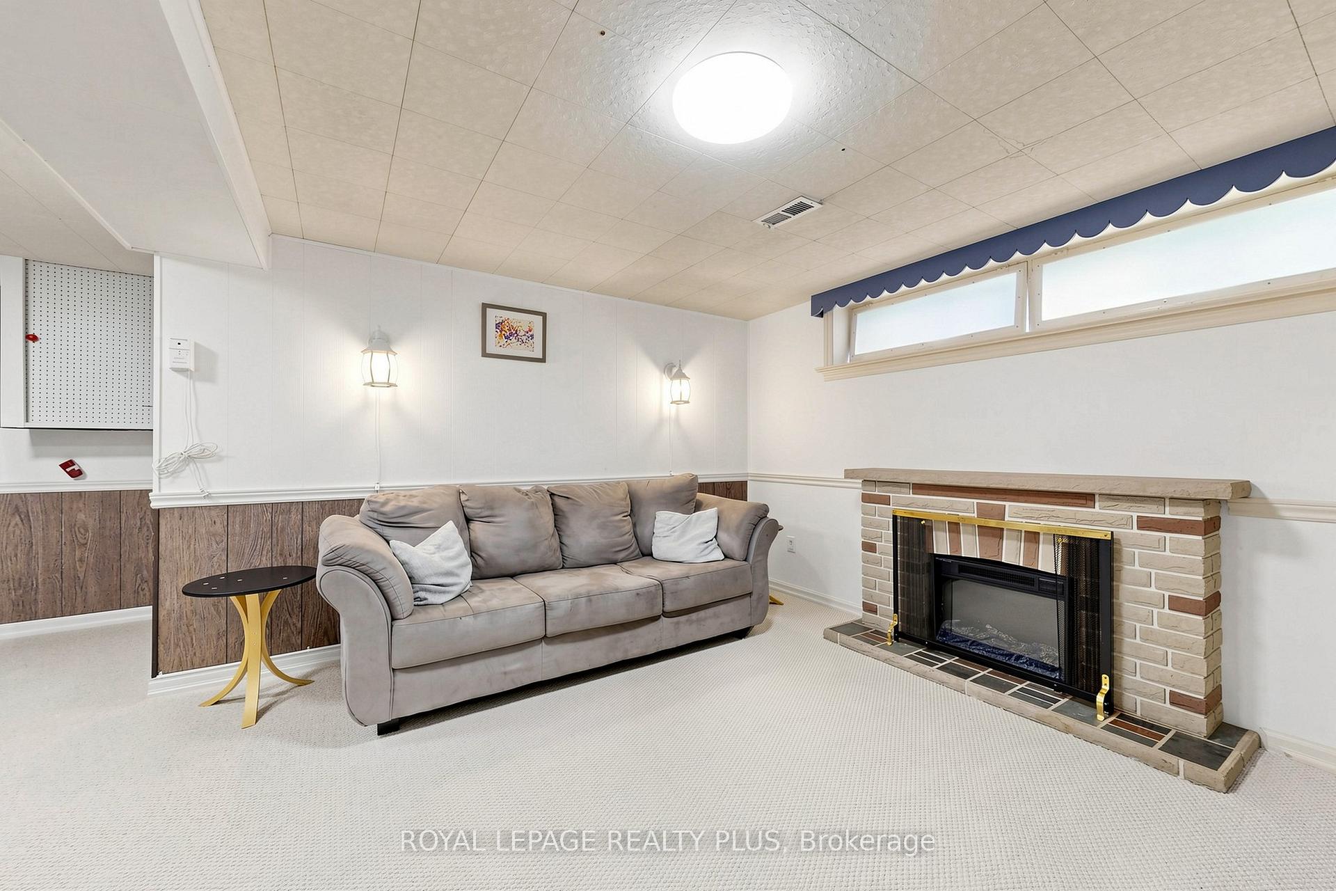 Photo 25 of 2359 Brookhurst Road, Mississauga, Clarkson — HOMEH